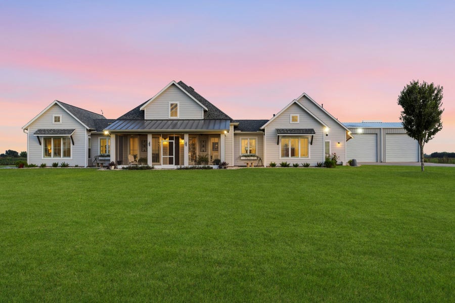 Property photo for 12030 County Line Road, Wallis, TX