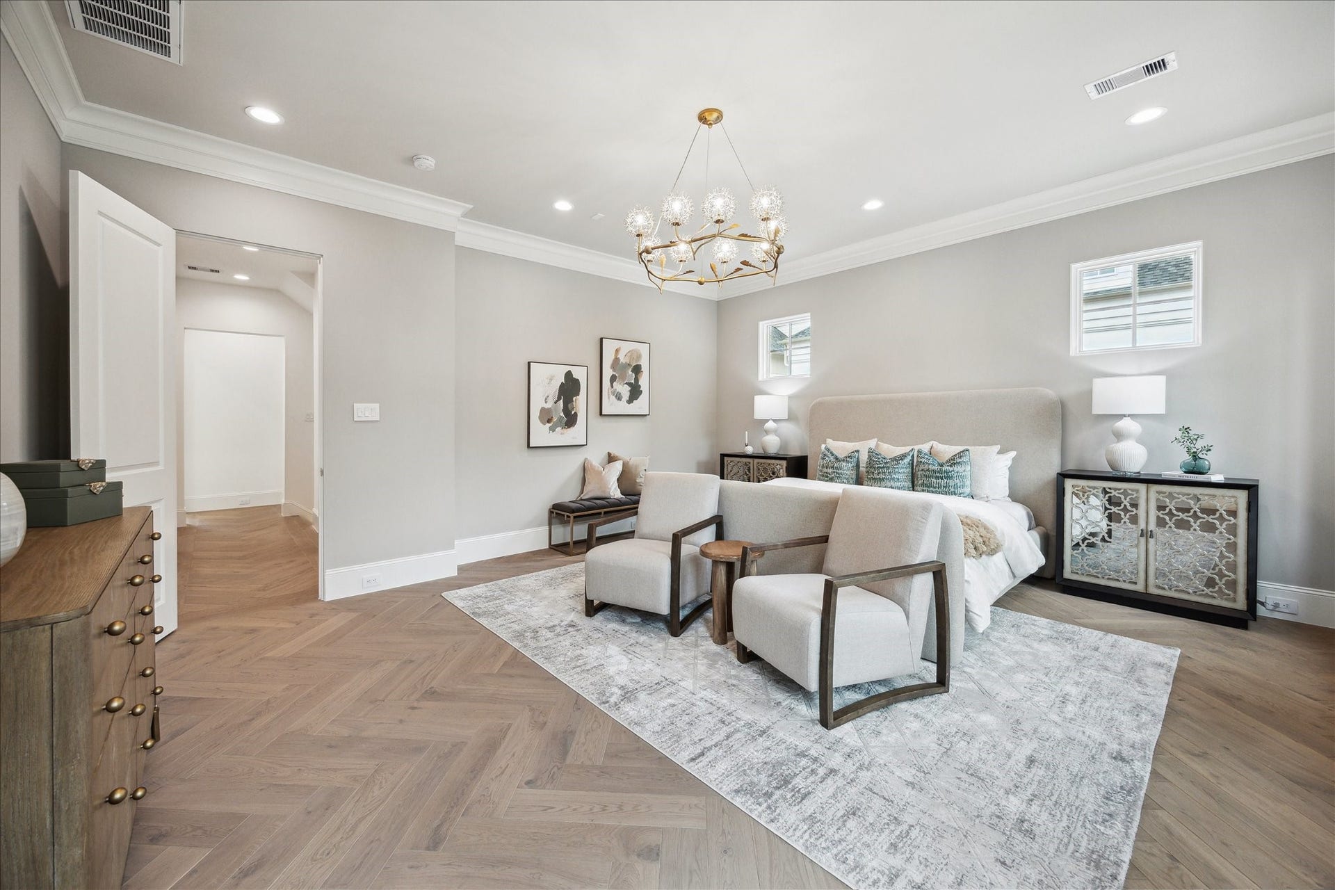 7 Wentworth Gate Path, Houston, TX 77027 The primary suite will have 10-foot ceilings and exquisite Legno Bastone European White Oak wood floors. **Photo is of another home in the community and for information purposes only. Buyer to verify all details.**
