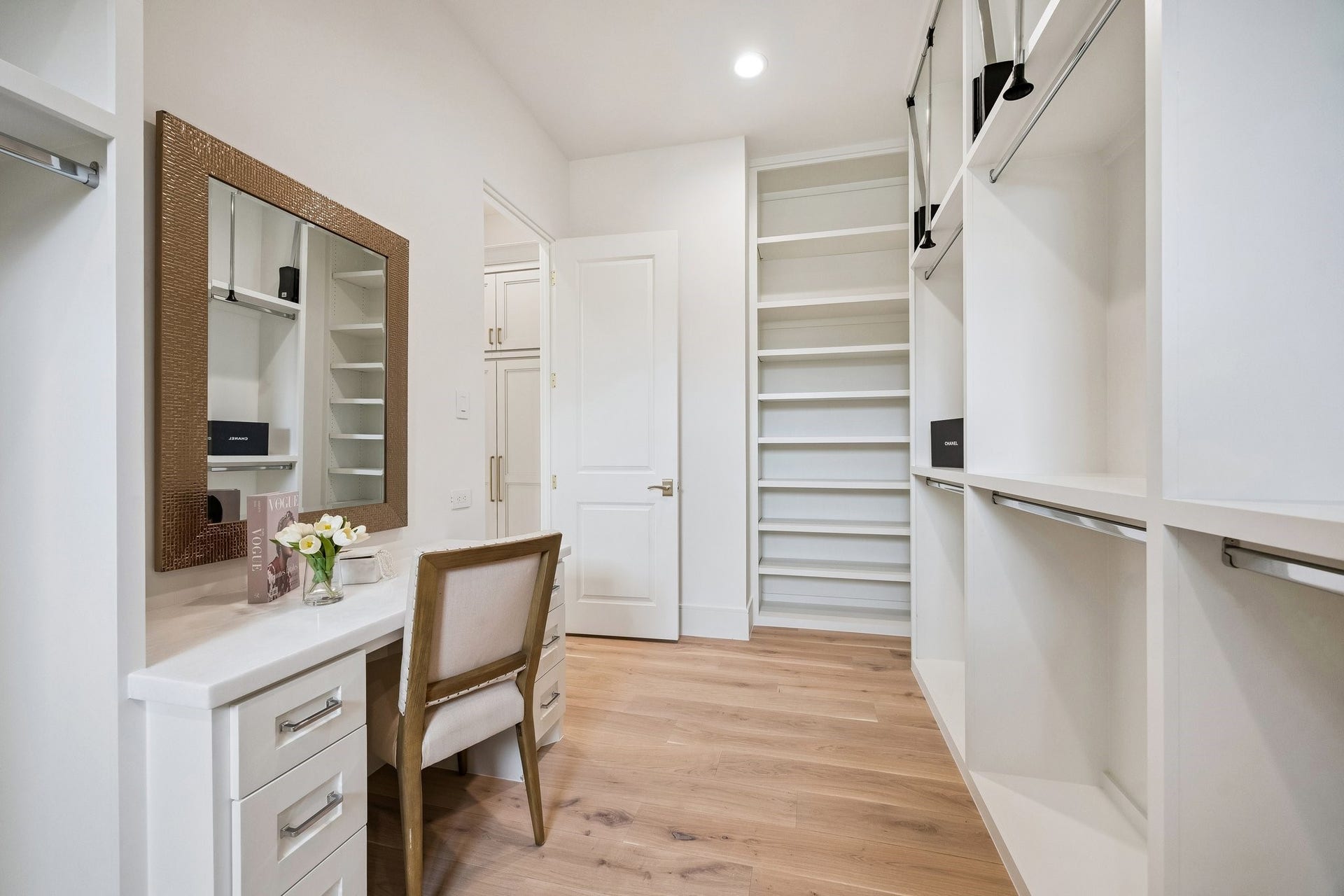 7 Wentworth Gate Path, Houston, TX 77027 Example of second primary closet. **Photo is of another home in the community and for information purposes only. Buyer to verify all details.**