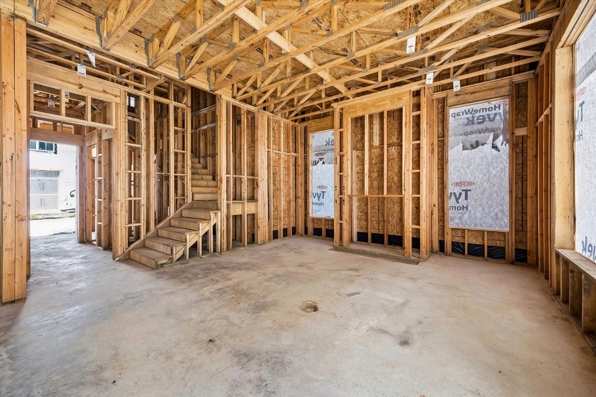 7 Wentworth Gate Path, Houston, TX 77027 Step into luxury with the spacious Balmoral floorplan, featuring 3 bedrooms, 3 bathrooms, 2 powder baths, and approximately 3,698 square feet of living space.