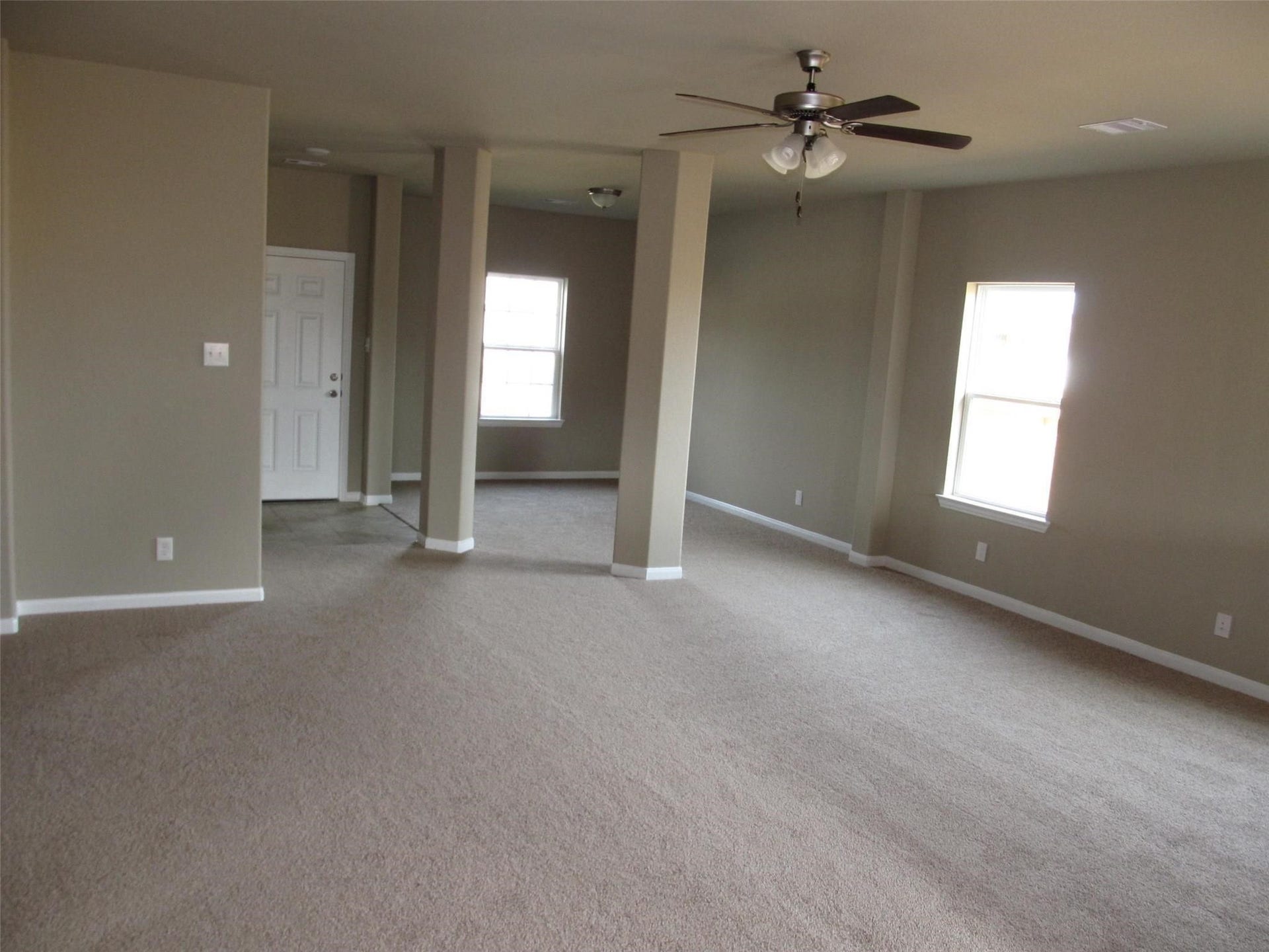 2310 Thunderbolt Peak Drive, Rosharon, TX 77583 2310 Thunderbolt Peak Drive, Rosharon, TX 77583