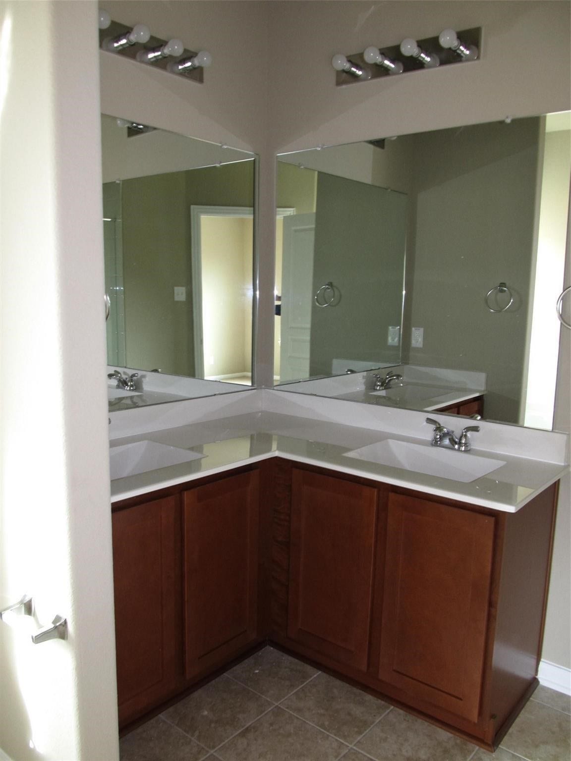 2310 Thunderbolt Peak Drive, Rosharon, TX 77583 2310 Thunderbolt Peak Drive, Rosharon, TX 77583