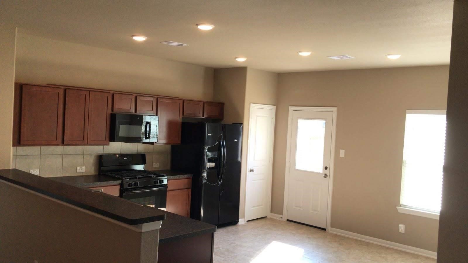 2310 Thunderbolt Peak Drive, Rosharon, TX 77583 2310 Thunderbolt Peak Drive, Rosharon, TX 77583