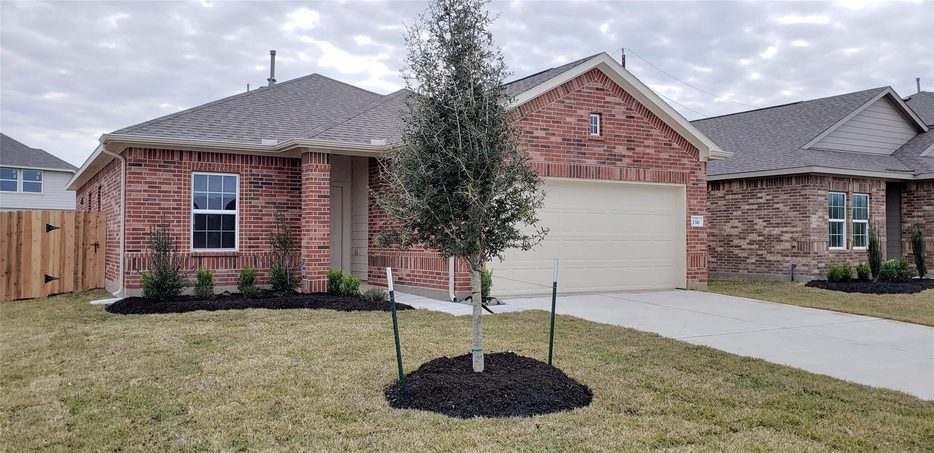2310 Thunderbolt Peak Drive, Rosharon, TX 77583 2310 Thunderbolt Peak Drive, Rosharon, TX 77583