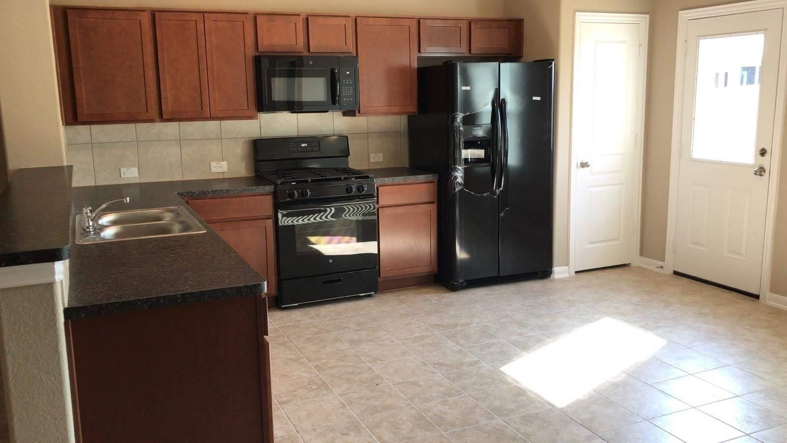 2310 Thunderbolt Peak Drive, Rosharon, TX 77583 2310 Thunderbolt Peak Drive, Rosharon, TX 77583