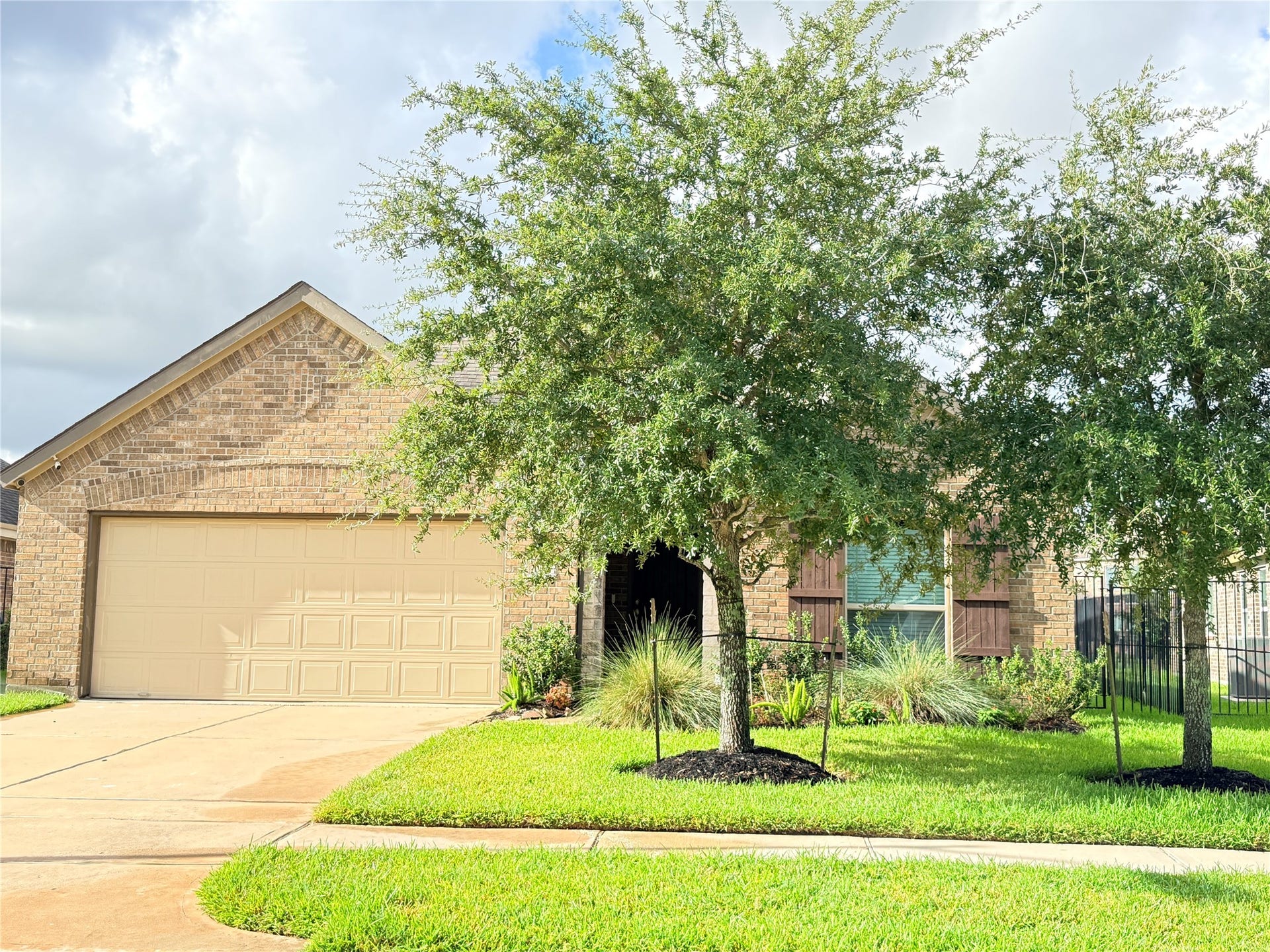 20635 Riley Copper Drive, Cypress, TX 77433 1 story home in a gated community with 4 bedrooms, 3 full baths, 2 car garage. Cul de sac on both ends of the street.