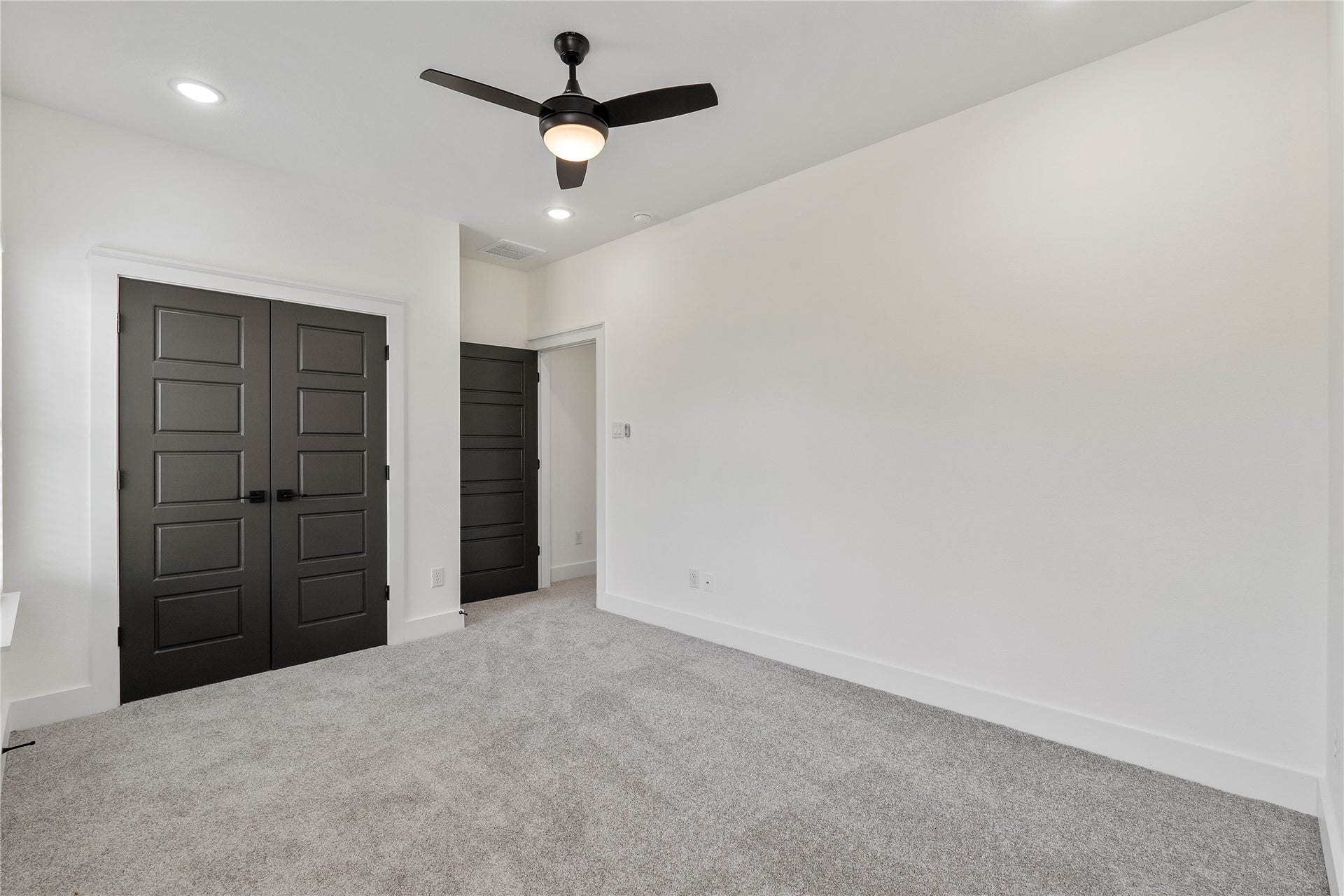 3522 Mansfield Building H Street, #C, Houston, TX 77091 Another view of the primary room.