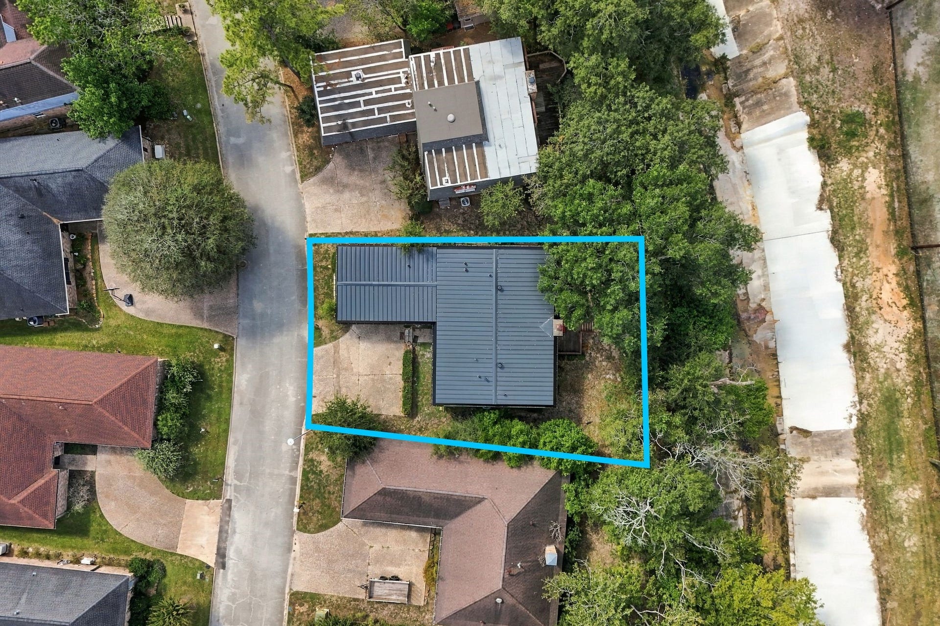 713 Palmer Drive, Conroe, TX 77302 713 Palmer Drive, Conroe, TX 77302