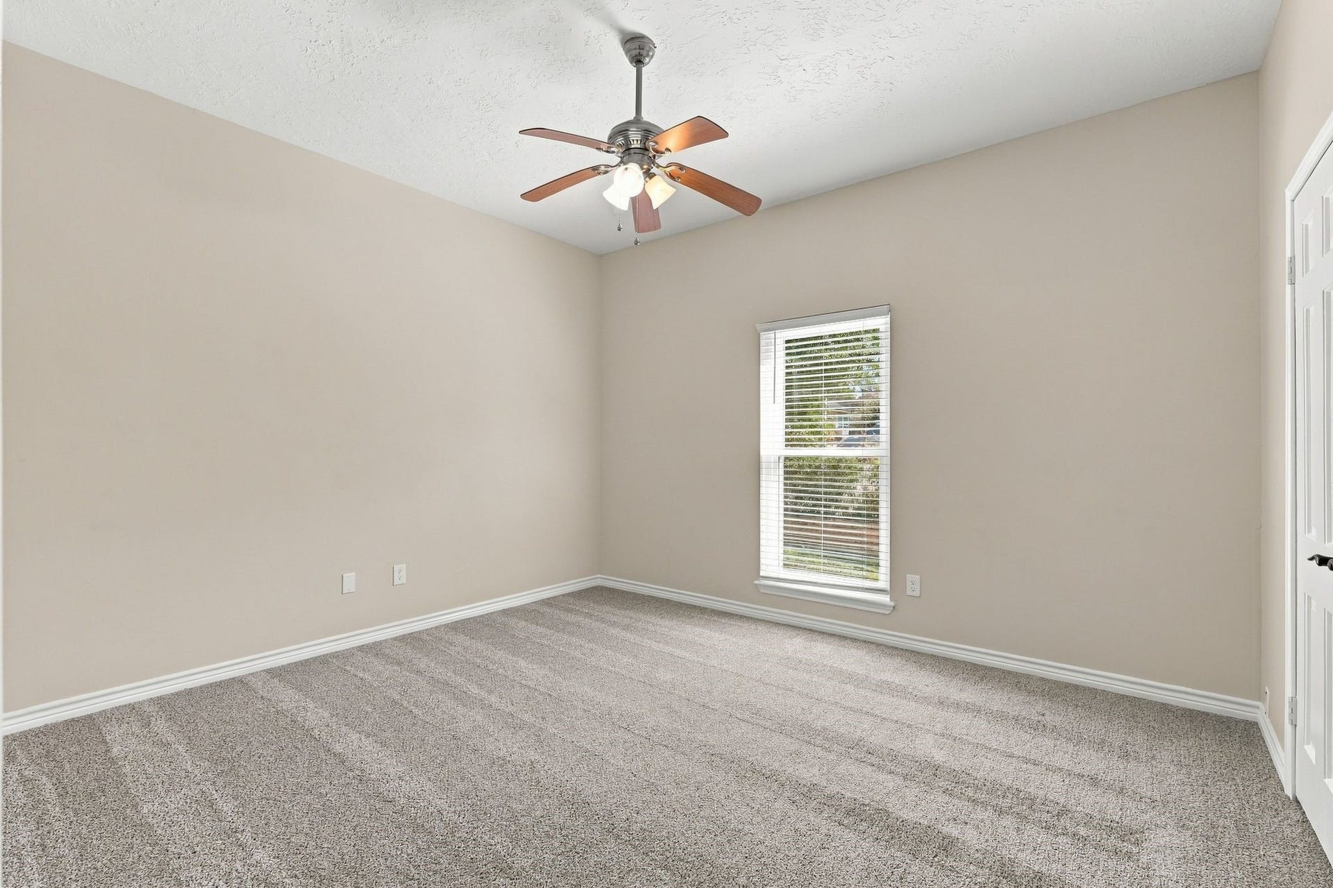 713 Palmer Drive, Conroe, TX 77302 713 Palmer Drive, Conroe, TX 77302