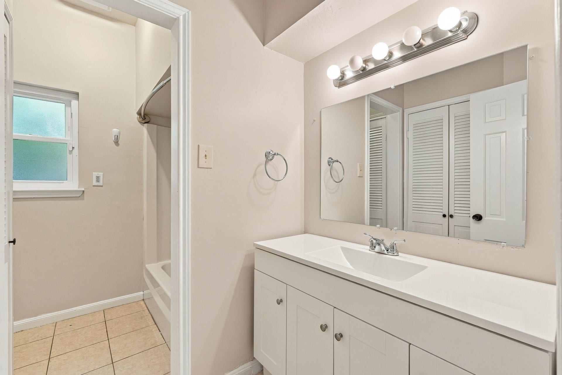 713 Palmer Drive, Conroe, TX 77302 713 Palmer Drive, Conroe, TX 77302
