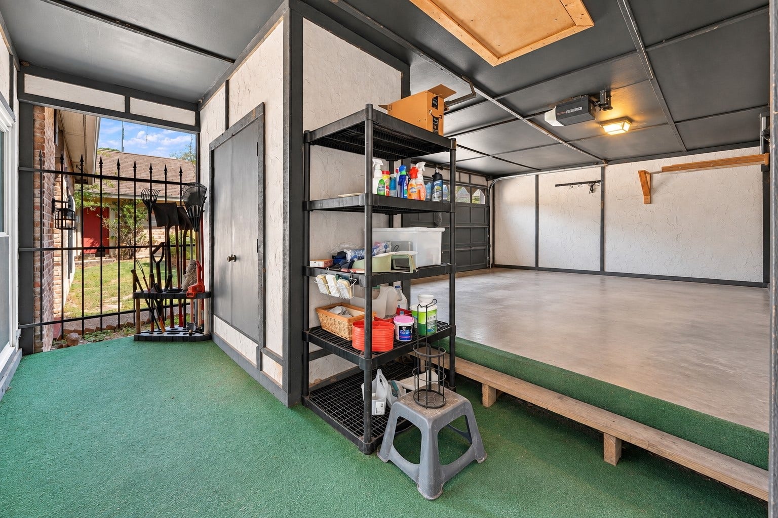 713 Palmer Drive, Conroe, TX 77302 Garage breezeway