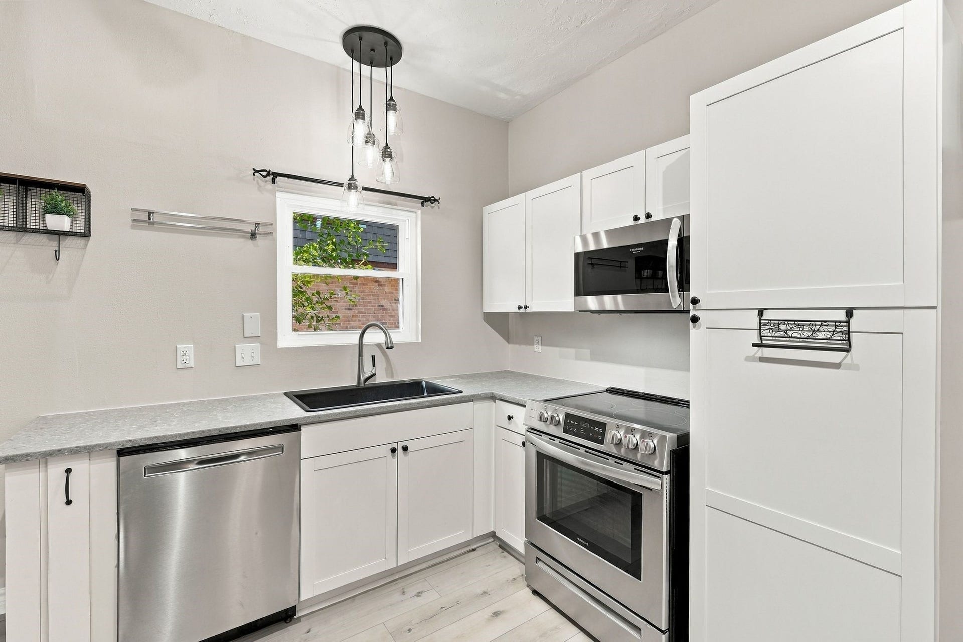 713 Palmer Drive, Conroe, TX 77302 713 Palmer Drive, Conroe, TX 77302