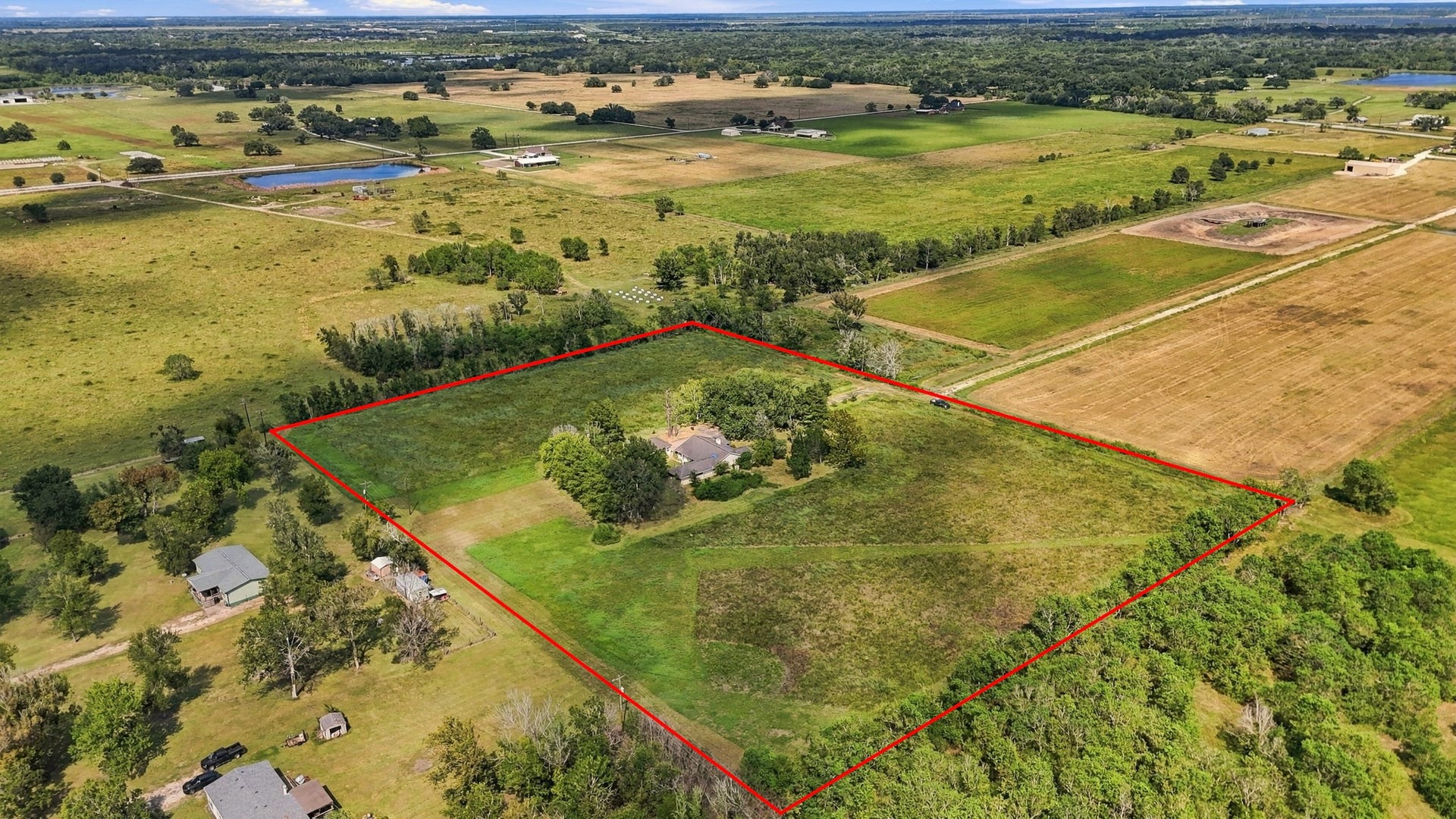 815 County Road 32, Angleton, TX 77515