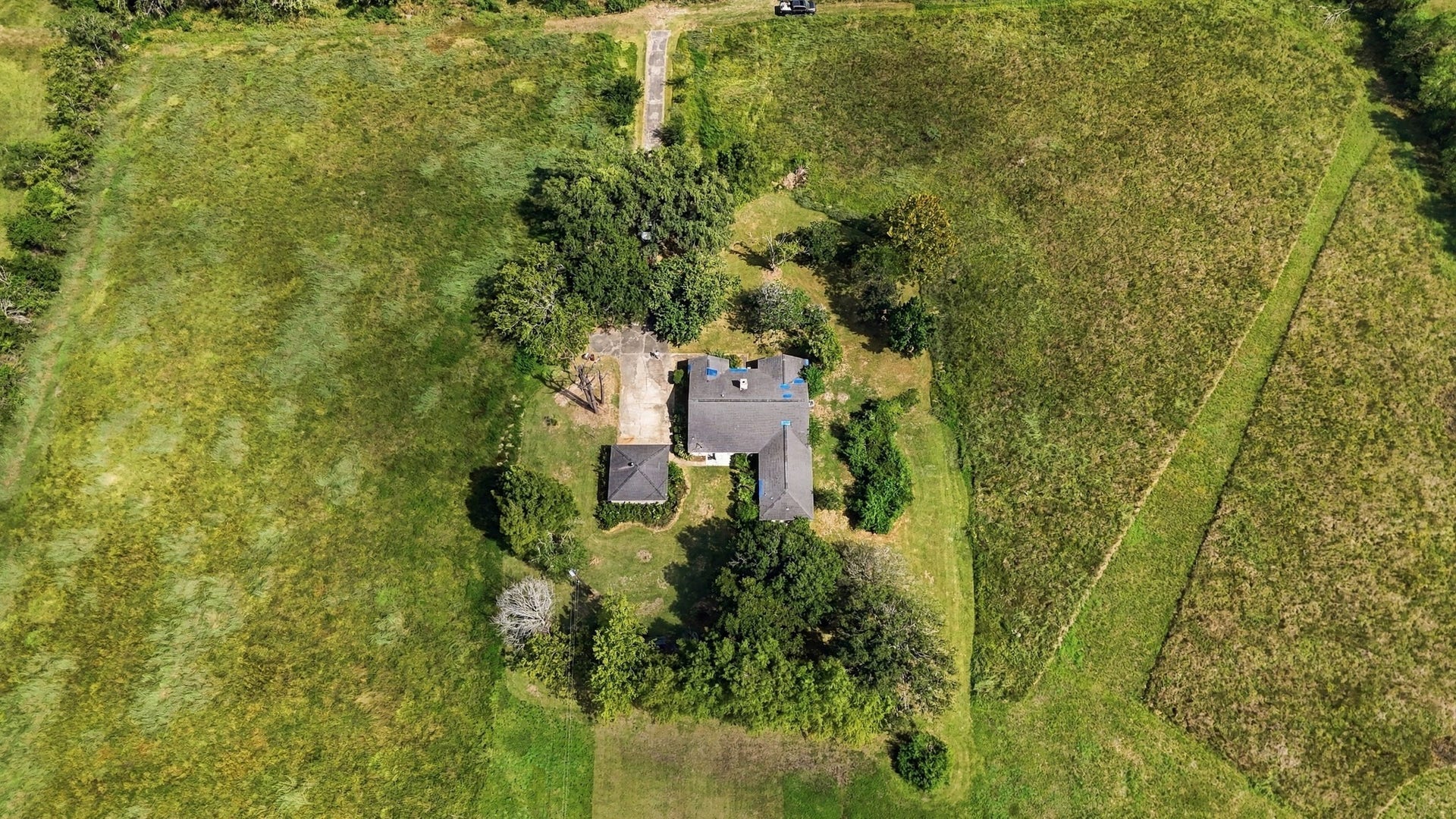 815 County Road 32, Angleton, TX 77515
