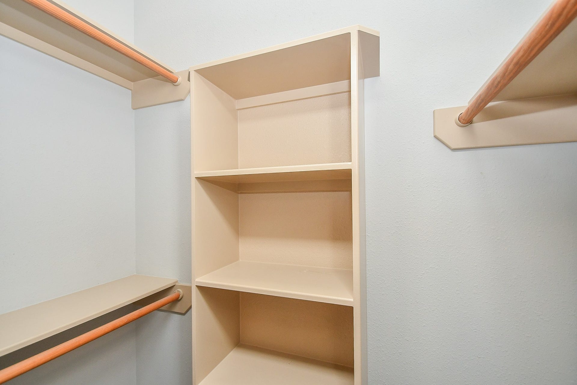 2422 Navigation Boulevard, #A, Houston, TX 77003 Second primary bedroom closet