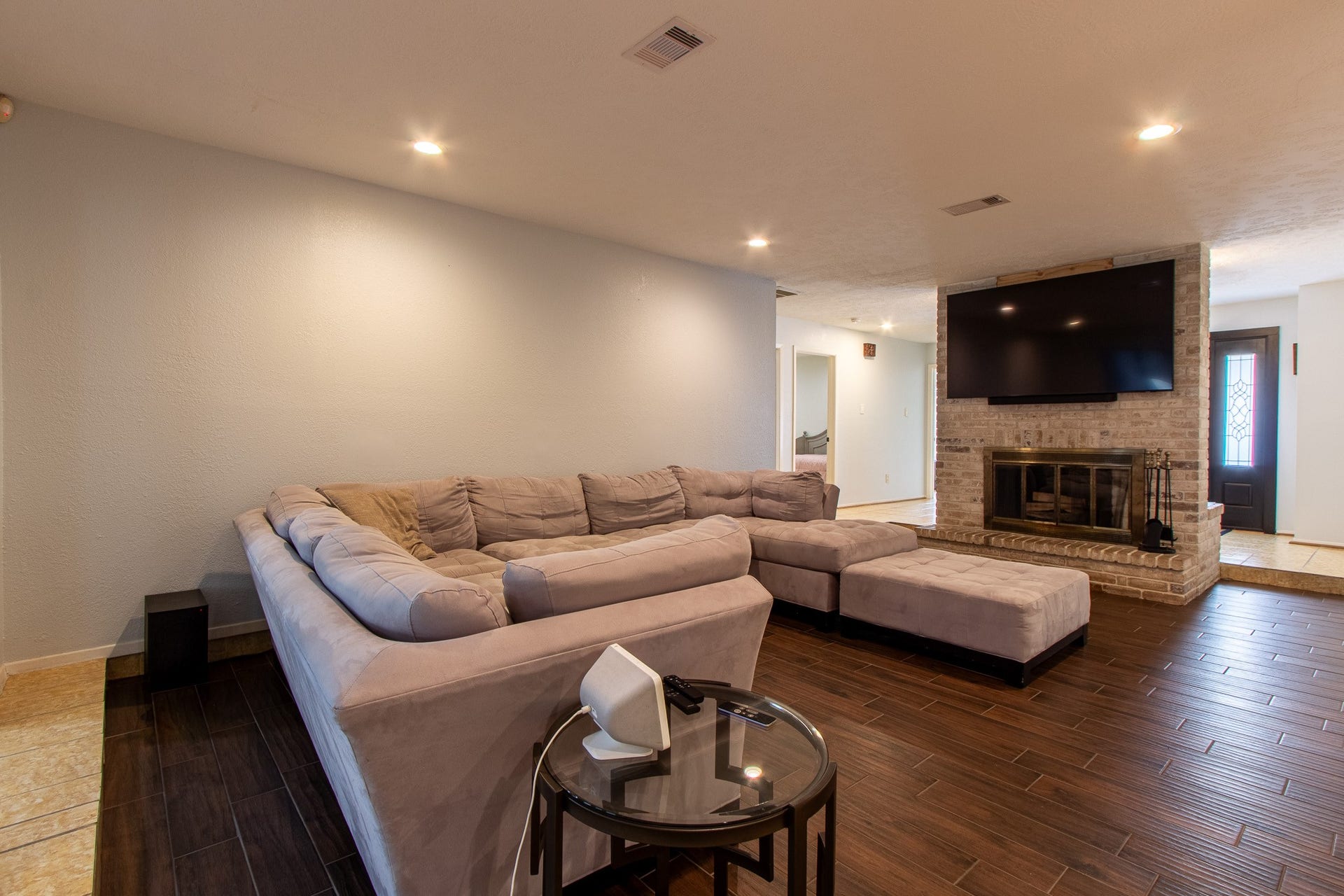 2522 Lower Valley Drive, Houston, TX 77067 2522 Lower Valley Drive, Houston, TX 77067