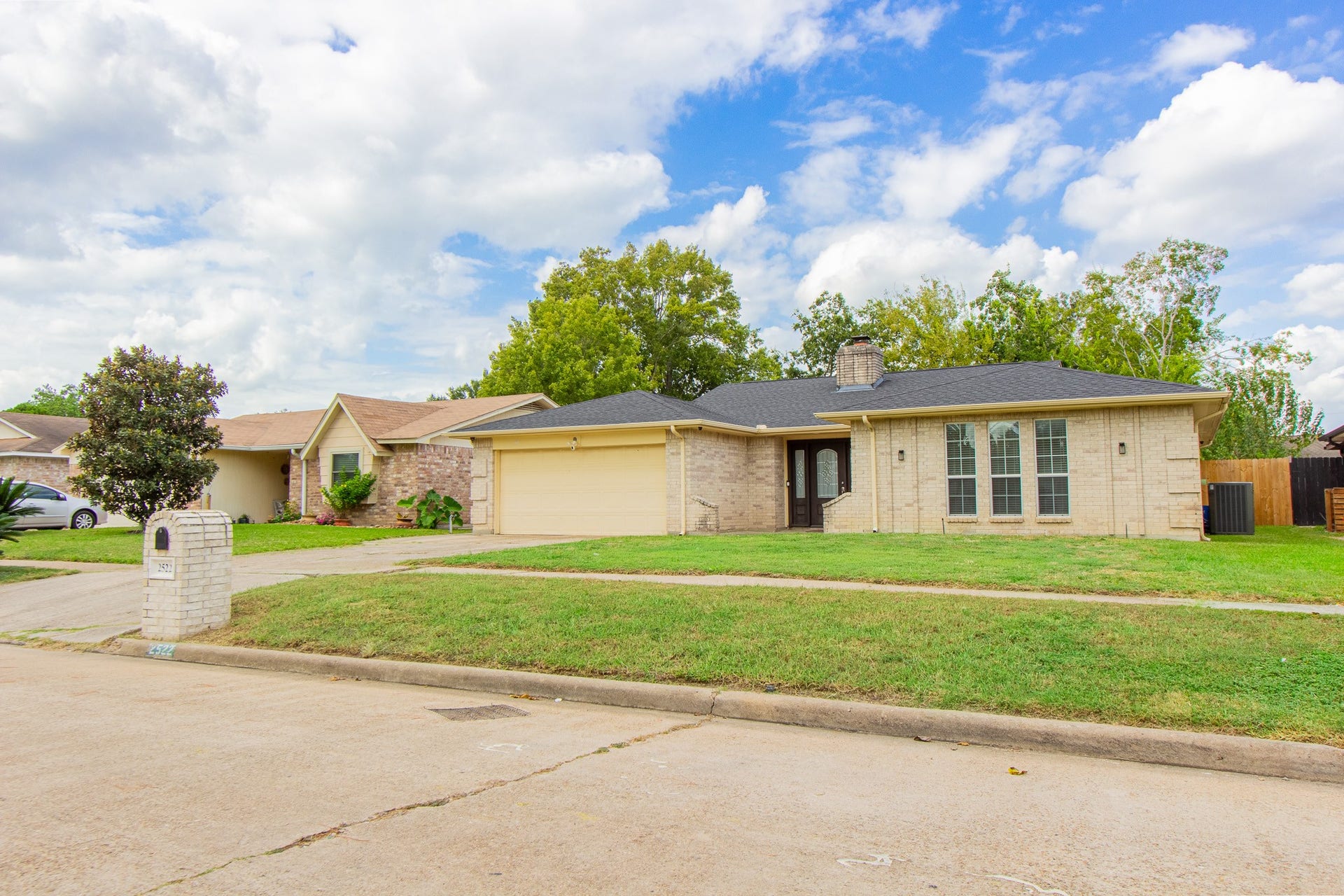 2522 Lower Valley Drive, Houston, TX 77067 2522 Lower Valley Drive, Houston, TX 77067