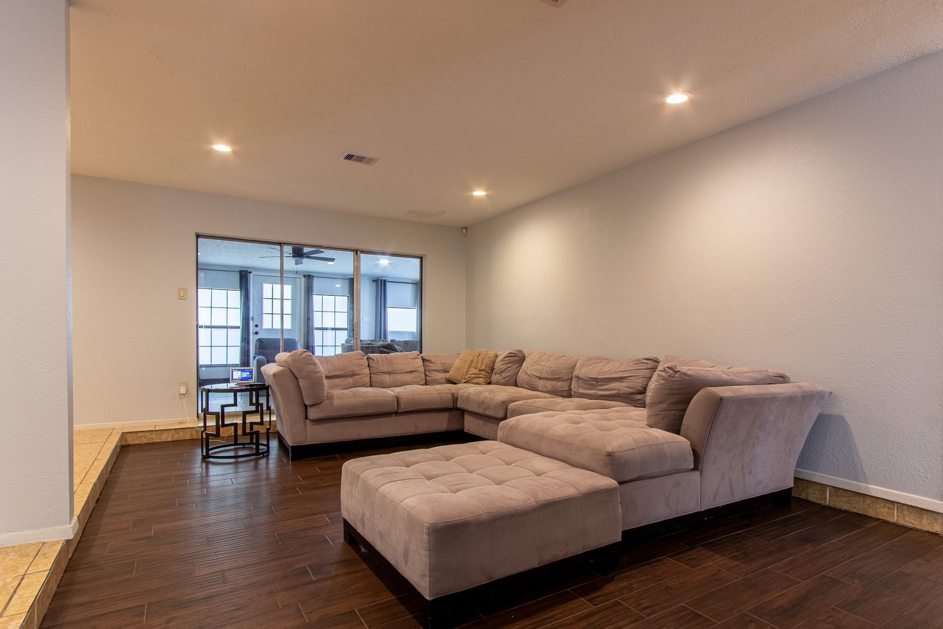 2522 Lower Valley Drive, Houston, TX 77067 2522 Lower Valley Drive, Houston, TX 77067