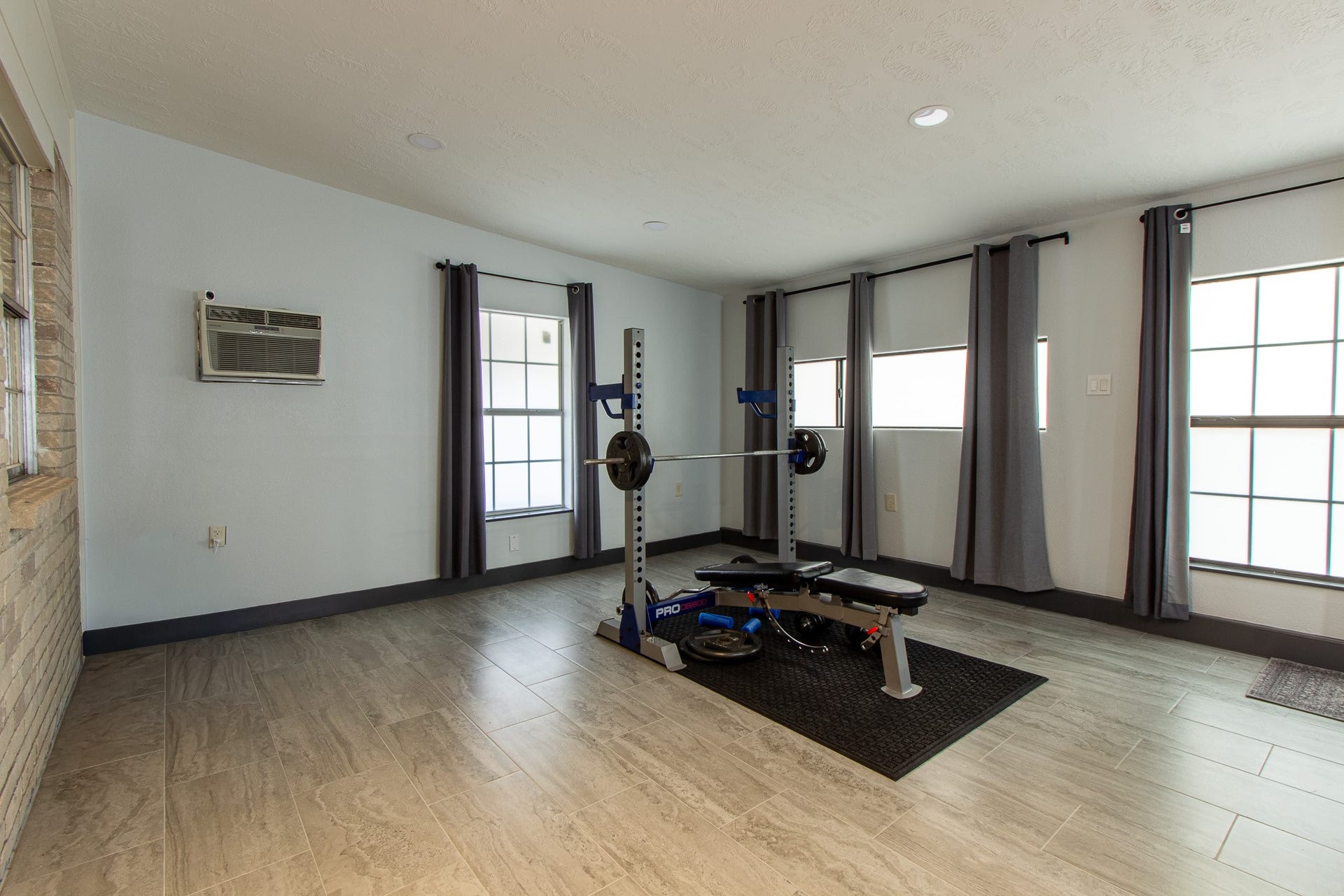 2522 Lower Valley Drive, Houston, TX 77067 2522 Lower Valley Drive, Houston, TX 77067