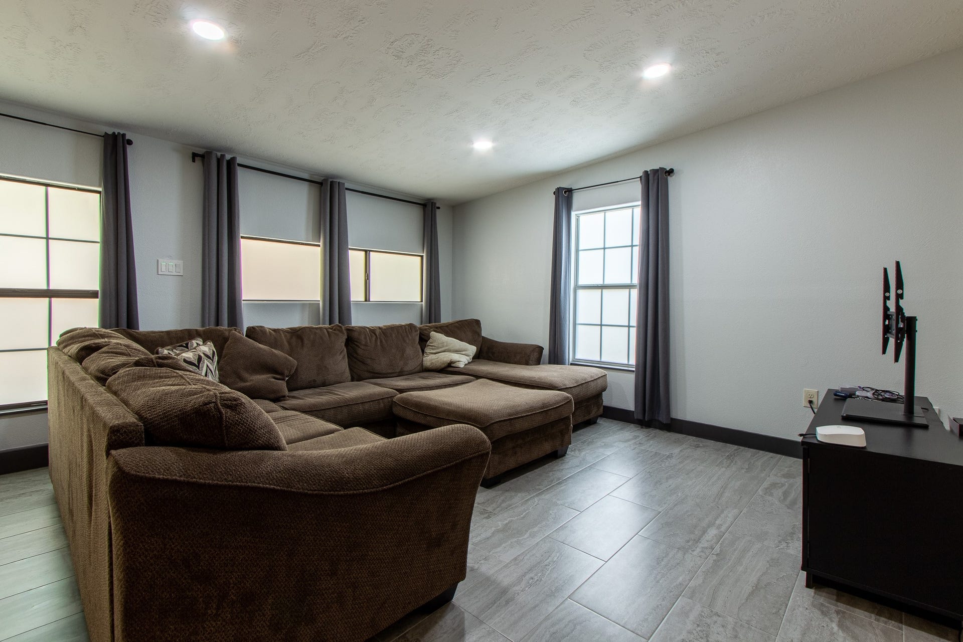 2522 Lower Valley Drive, Houston, TX 77067 2522 Lower Valley Drive, Houston, TX 77067