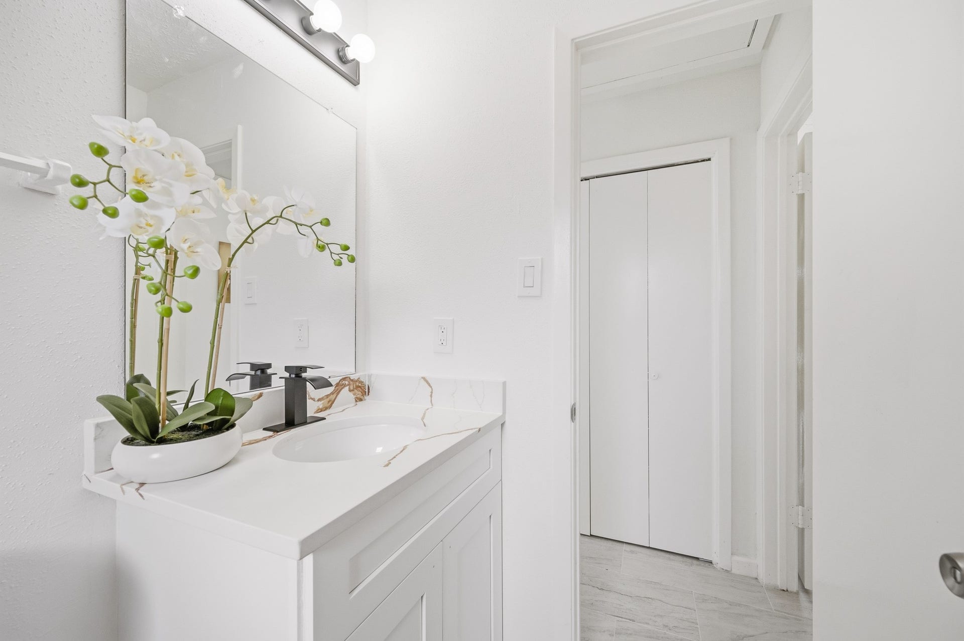 7310 Londres Drive, Houston, TX 77083 7310 Londres Drive, Houston, TX 77083