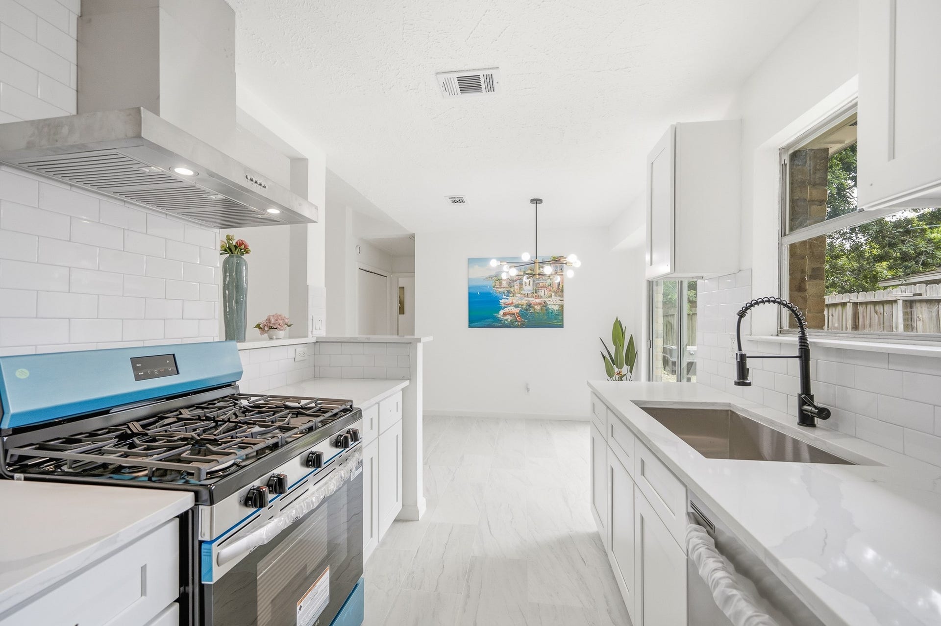 7310 Londres Drive, Houston, TX 77083 7310 Londres Drive, Houston, TX 77083