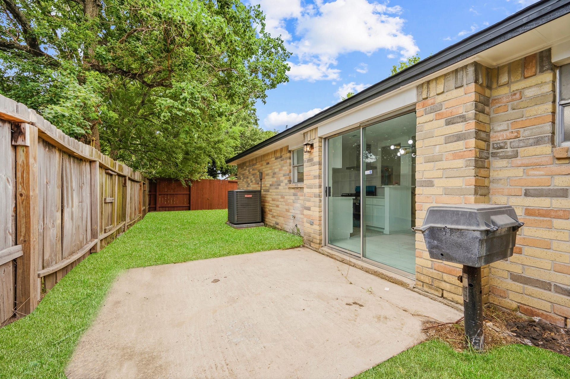 7310 Londres Drive, Houston, TX 77083 7310 Londres Drive, Houston, TX 77083