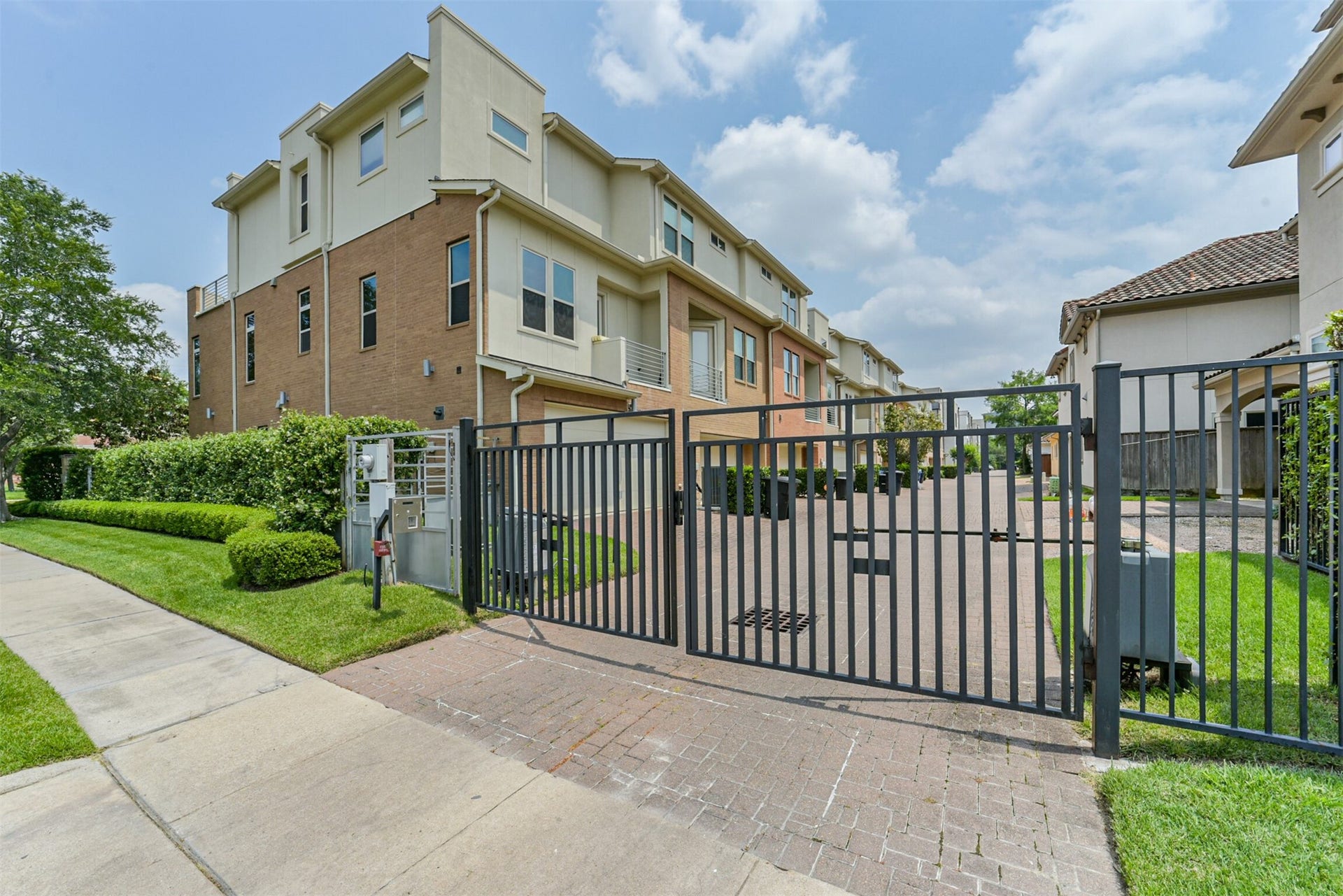 5425 Hidalgo Street, #A, Houston, TX 77056 5425 Hidalgo Street, #A, Houston, TX 77056