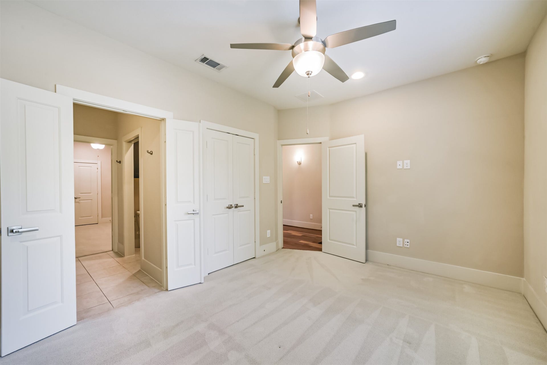 5425 Hidalgo Street, #A, Houston, TX 77056 5425 Hidalgo Street, #A, Houston, TX 77056