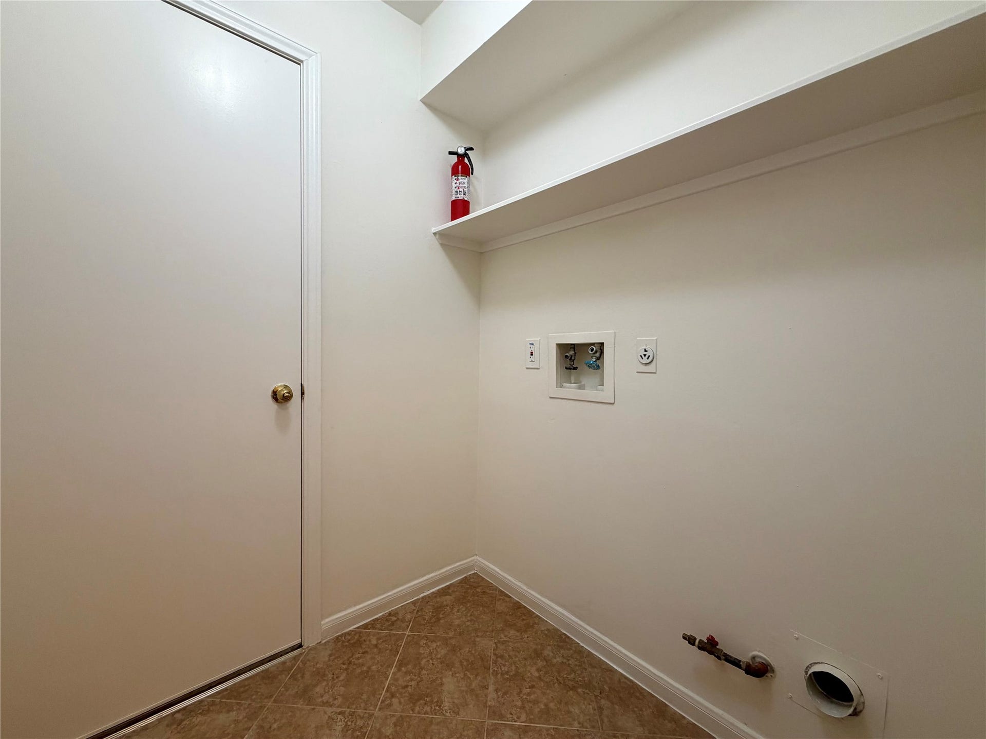 4506 Springfield Lakes Street, Sugar Land, TX 77479 Utilities Room in the House