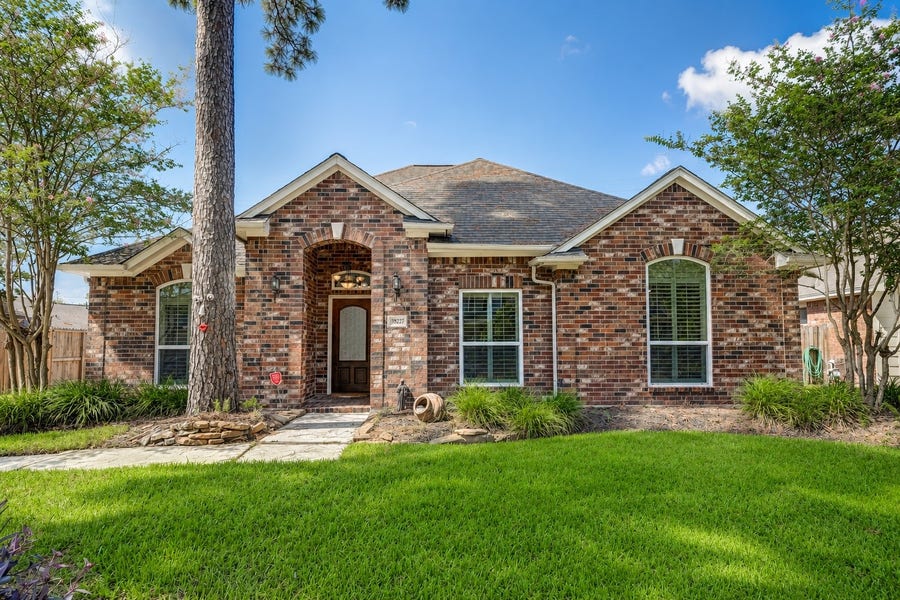 Property photo for 19227 Hikers Trail Drive, Humble, TX