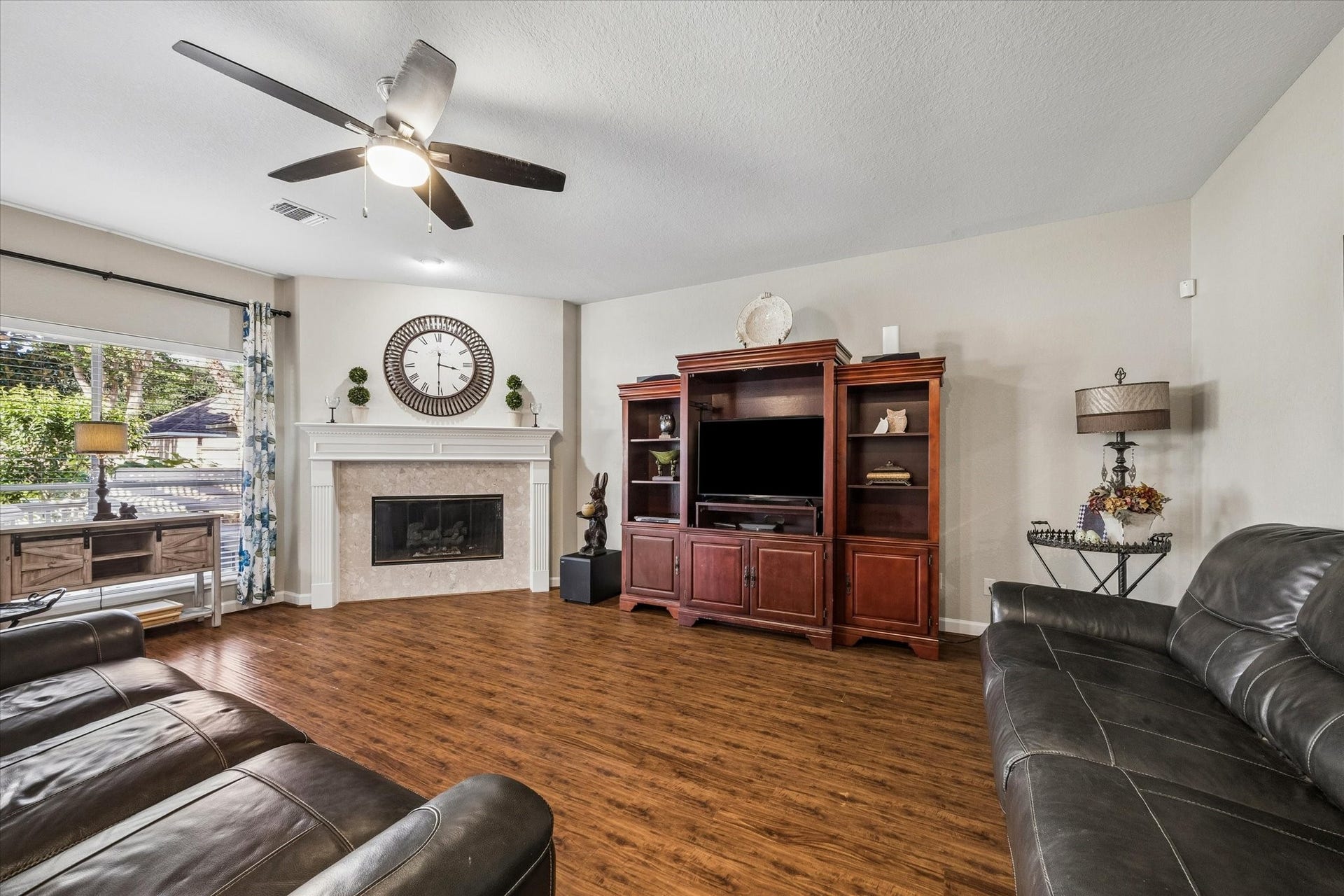 3615 Garrettsville Drive, Pearland, TX 77584 3615 Garrettsville Drive, Pearland, TX 77584