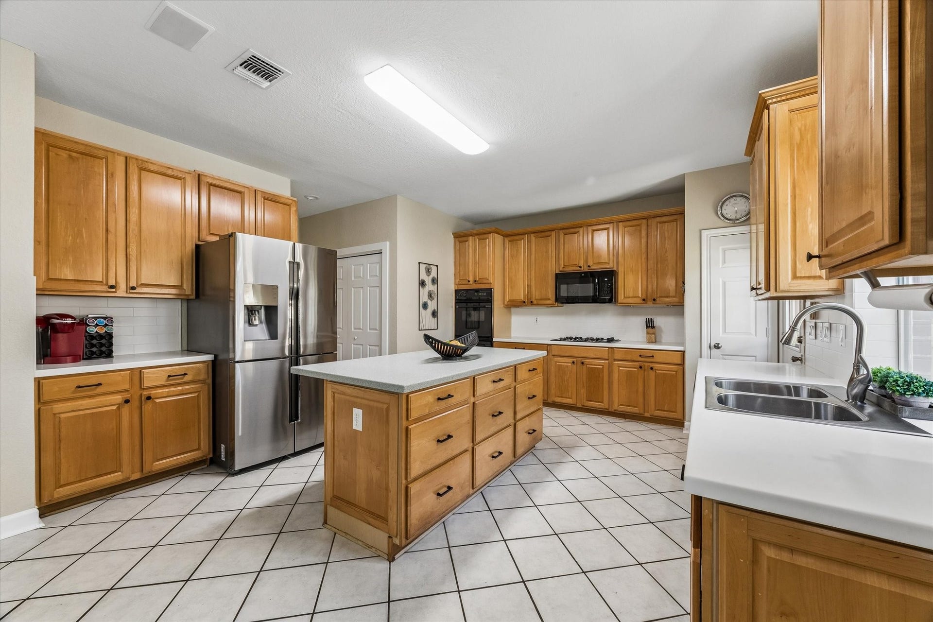 3615 Garrettsville Drive, Pearland, TX 77584 3615 Garrettsville Drive, Pearland, TX 77584