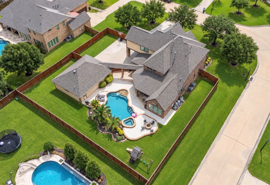 Property photo for 21614 Fairhaven Creek Drive, Cypress, TX