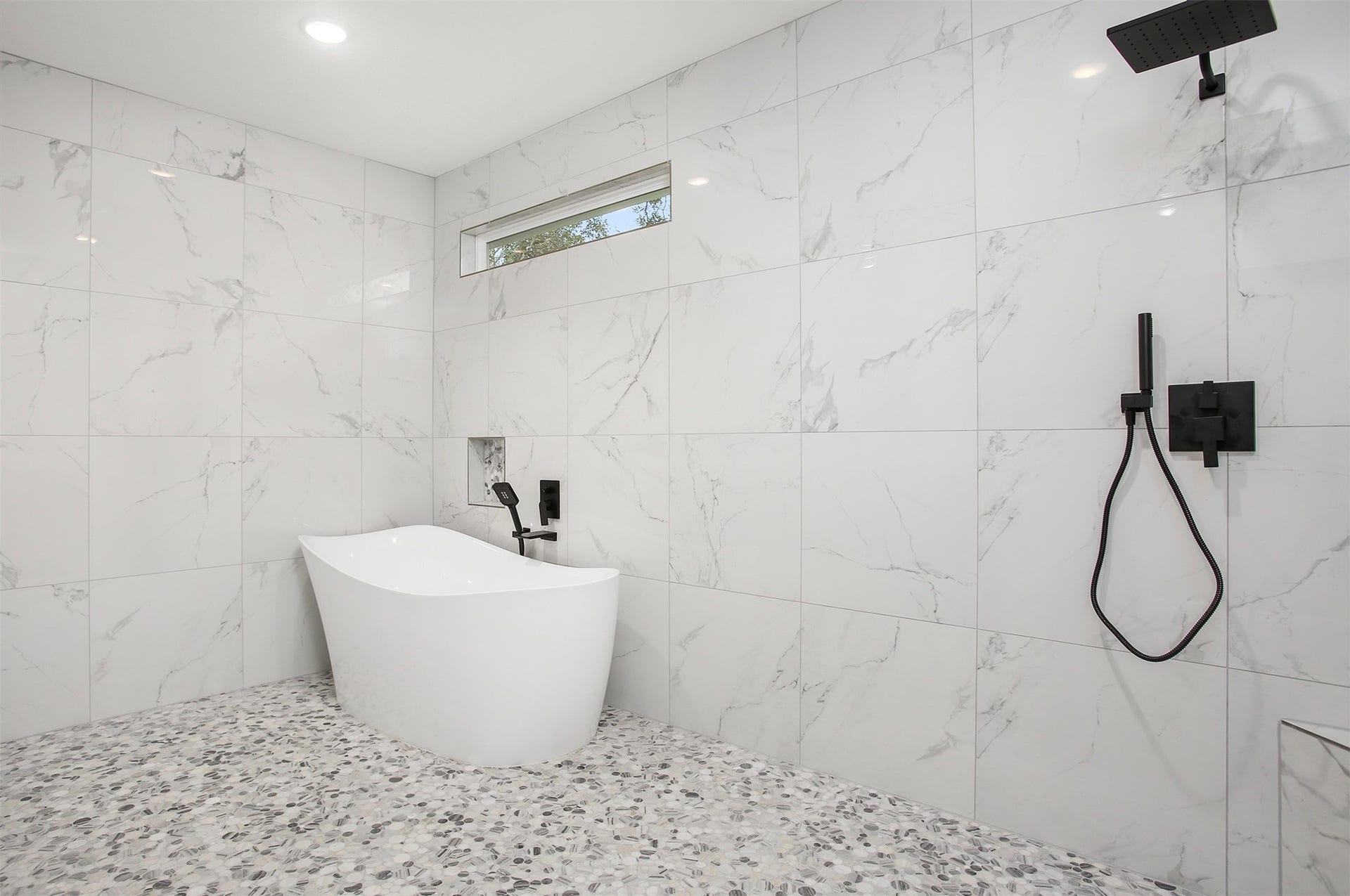 3617 Pecan Drive, Bacliff, TX 77518 Oversized shower room with freestanding tub