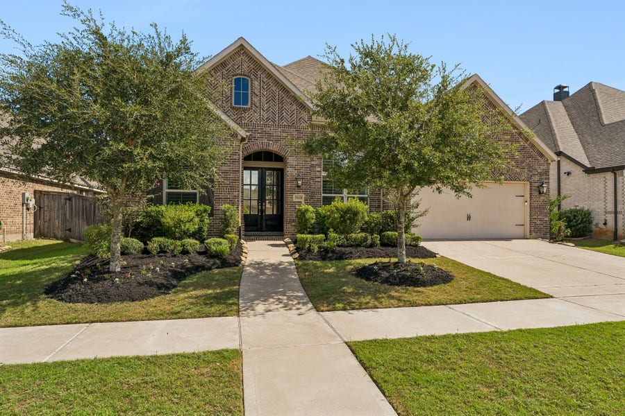 Property photo for 30410 Myrtle Oak Drive, Fulshear, TX