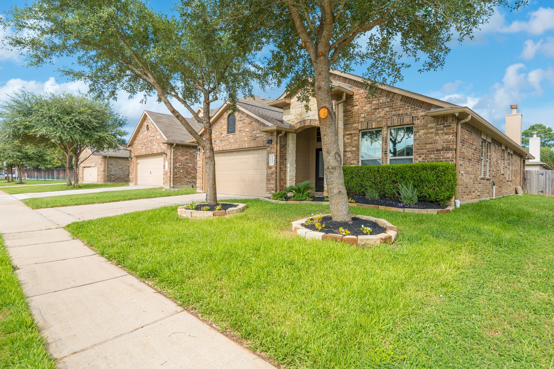 8806 Alicia Drive, Tomball, TX 77375 8806 Alicia Drive, Tomball, TX 77375