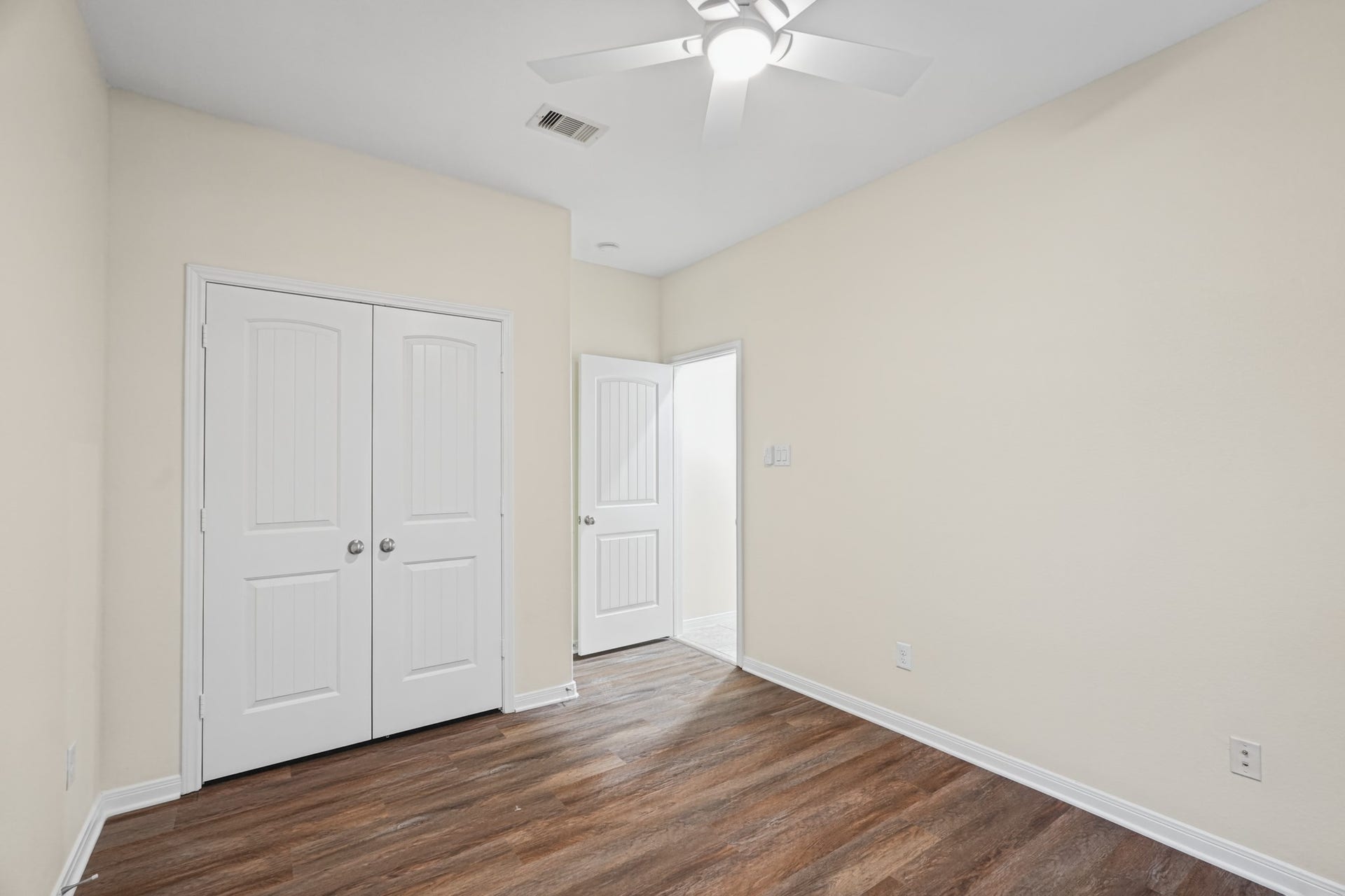 8806 Alicia Drive, Tomball, TX 77375 8806 Alicia Drive, Tomball, TX 77375