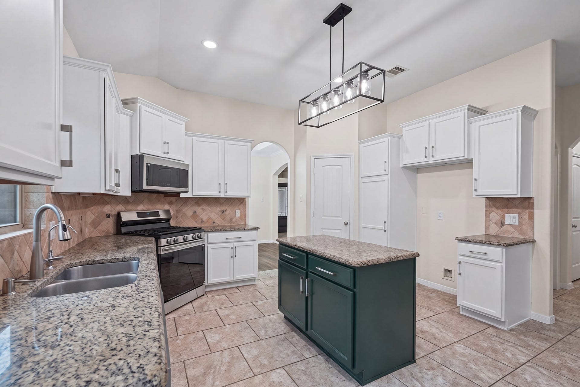 8806 Alicia Drive, Tomball, TX 77375 8806 Alicia Drive, Tomball, TX 77375