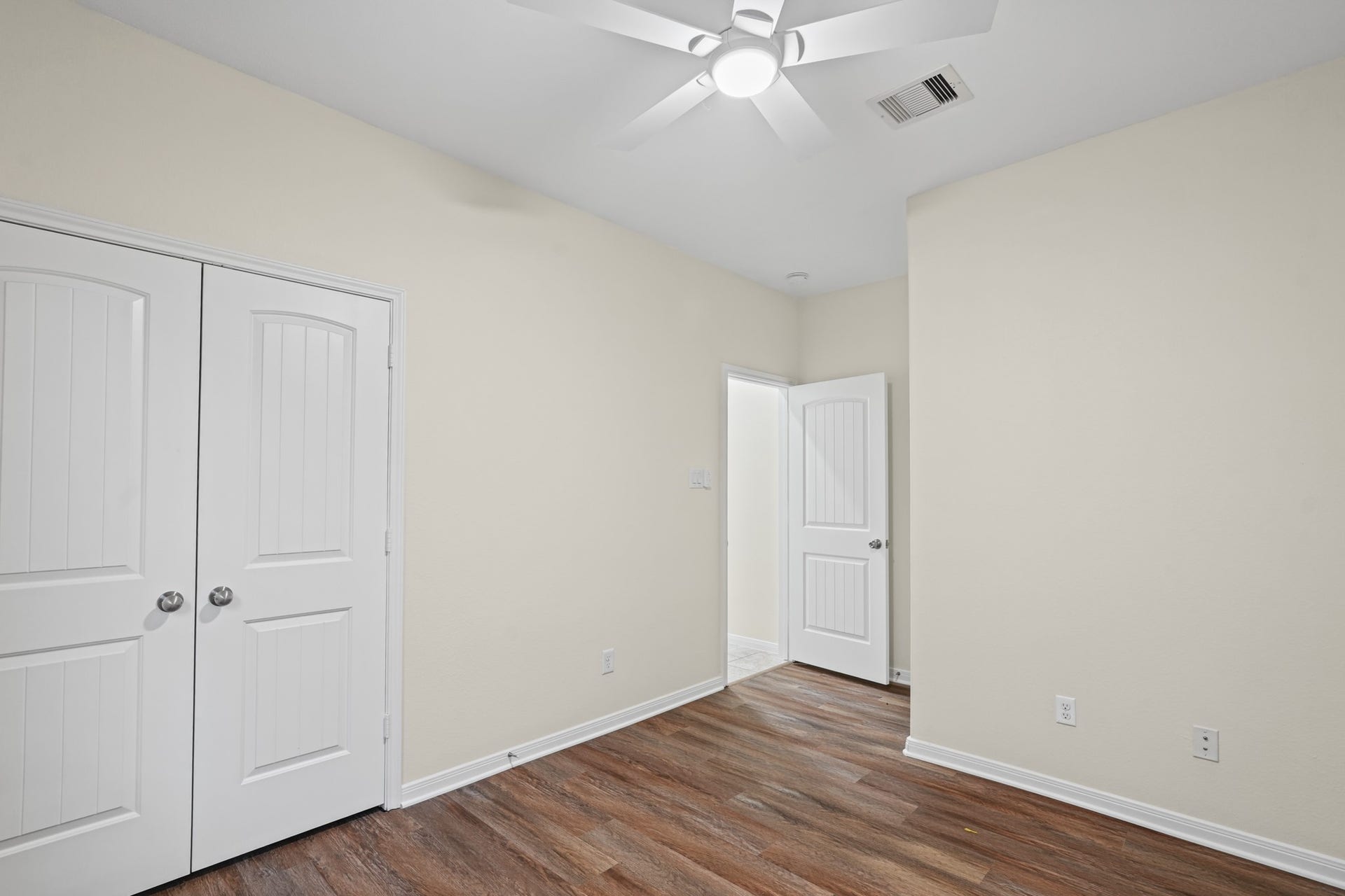 8806 Alicia Drive, Tomball, TX 77375 8806 Alicia Drive, Tomball, TX 77375