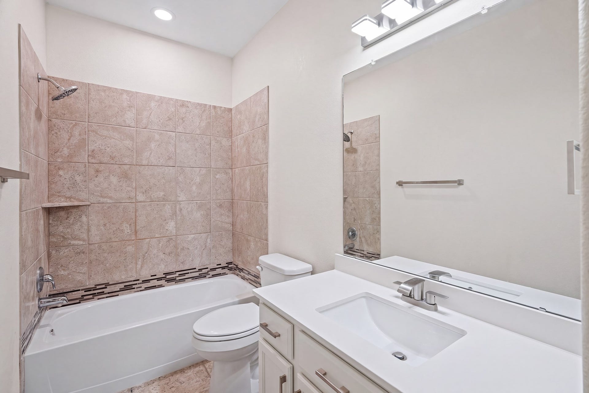 8806 Alicia Drive, Tomball, TX 77375 8806 Alicia Drive, Tomball, TX 77375