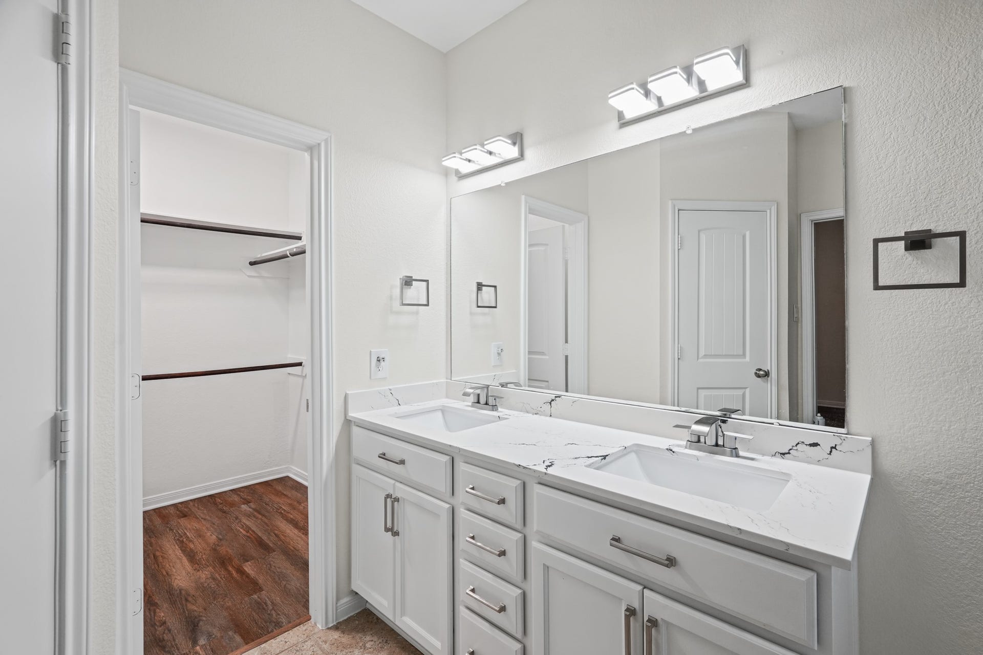 8806 Alicia Drive, Tomball, TX 77375 8806 Alicia Drive, Tomball, TX 77375