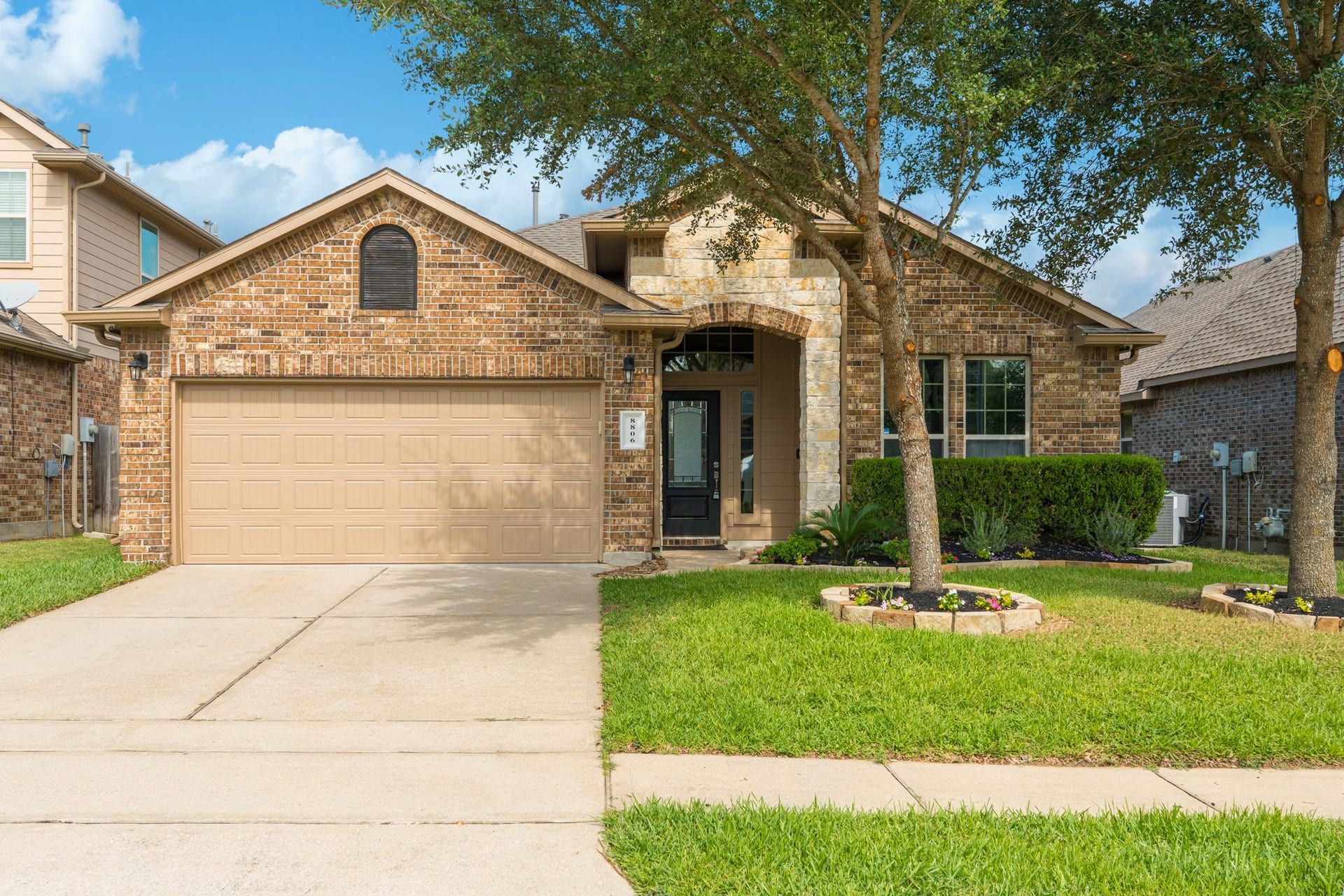 8806 Alicia Drive, Tomball, TX 77375 8806 Alicia Drive, Tomball, TX 77375