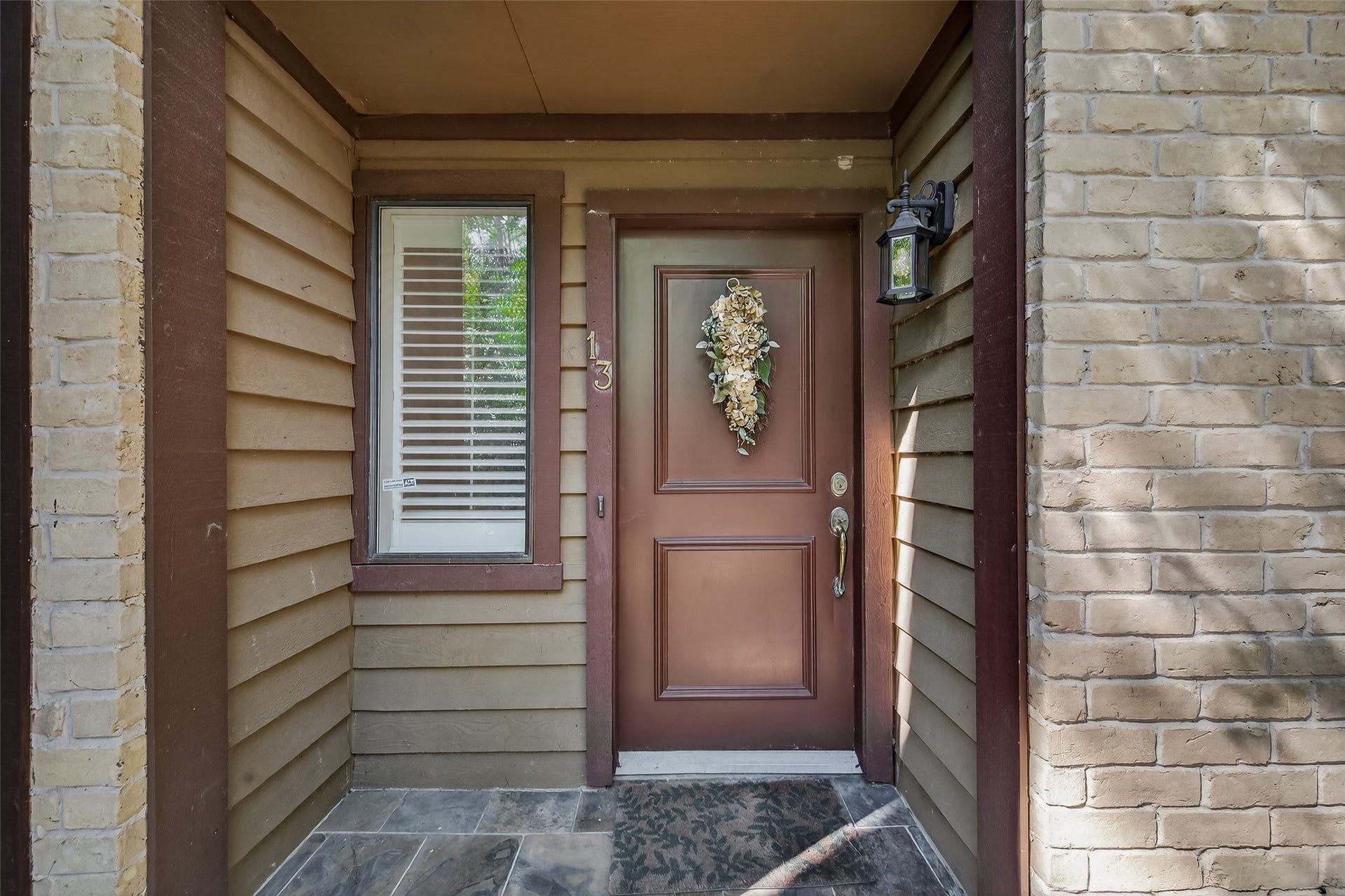 11711 Memorial Drive, #13, Houston, TX 77024 Step right up and come inside!
