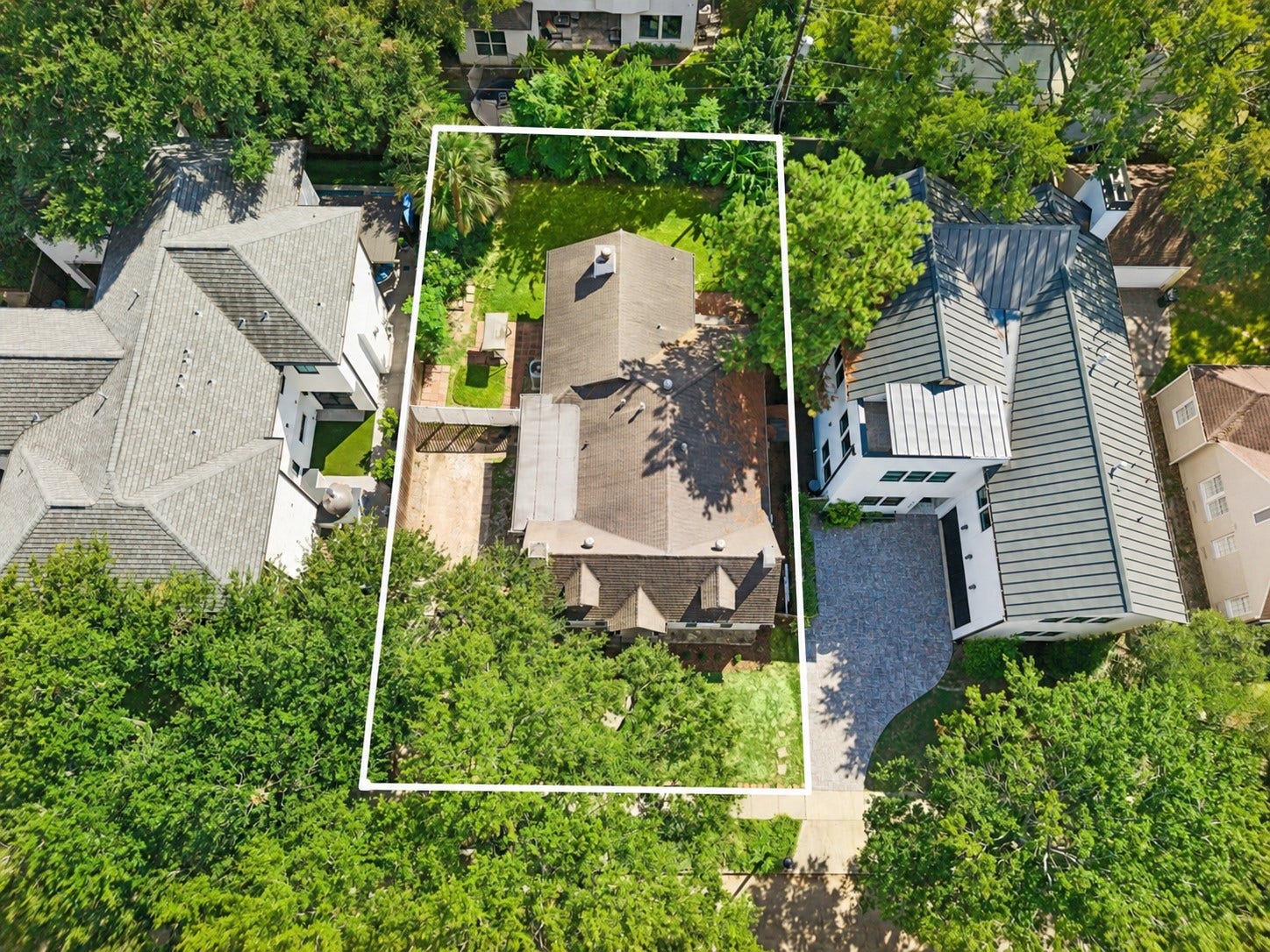 3117 Albans Road, West University Place, TX 77005 Prime West University Place location. The lot is approximately 62.5' x 110.
