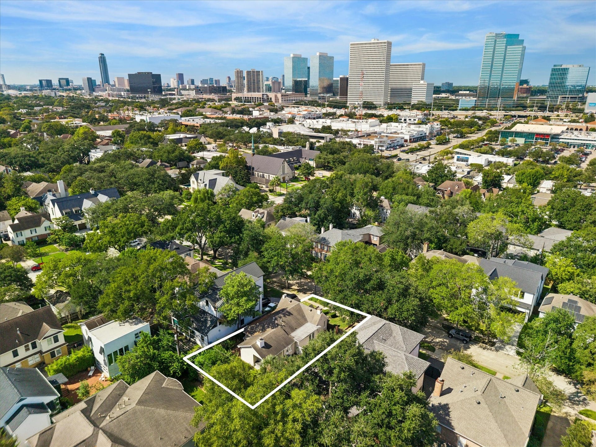 3117 Albans Road, West University Place, TX 77005 Build your custom home on this prime West U lot, minutes from the Medical Center, Rice Village, and Greenway Plaza.