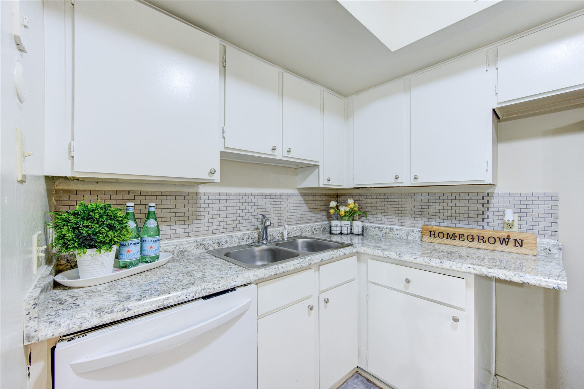 10811 Richmond Avenue, #50, Houston, TX 77042 10811 Richmond Avenue, #50, Houston, TX 77042