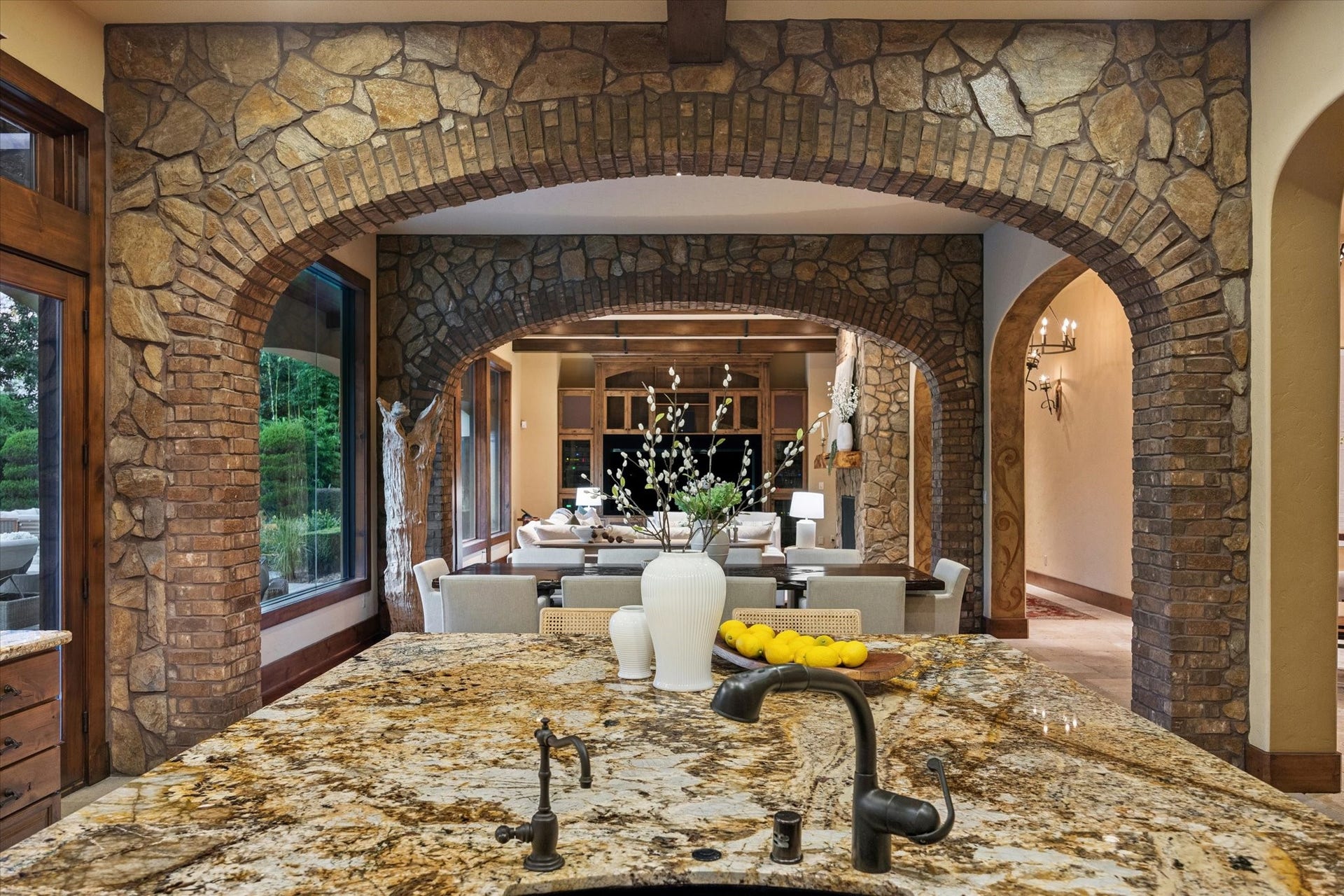 327 E Friar Tuck Lane, Houston, TX 77024