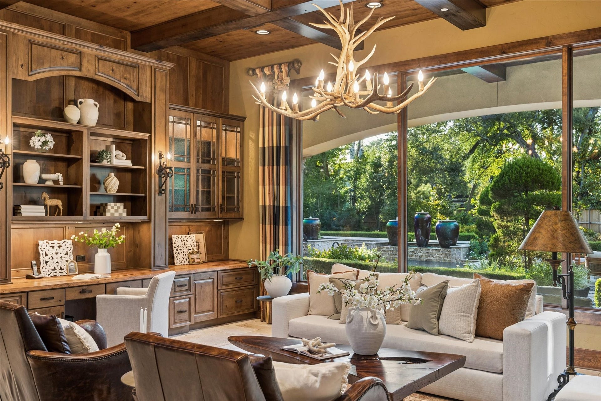 327 E Friar Tuck Lane, Houston, TX 77024