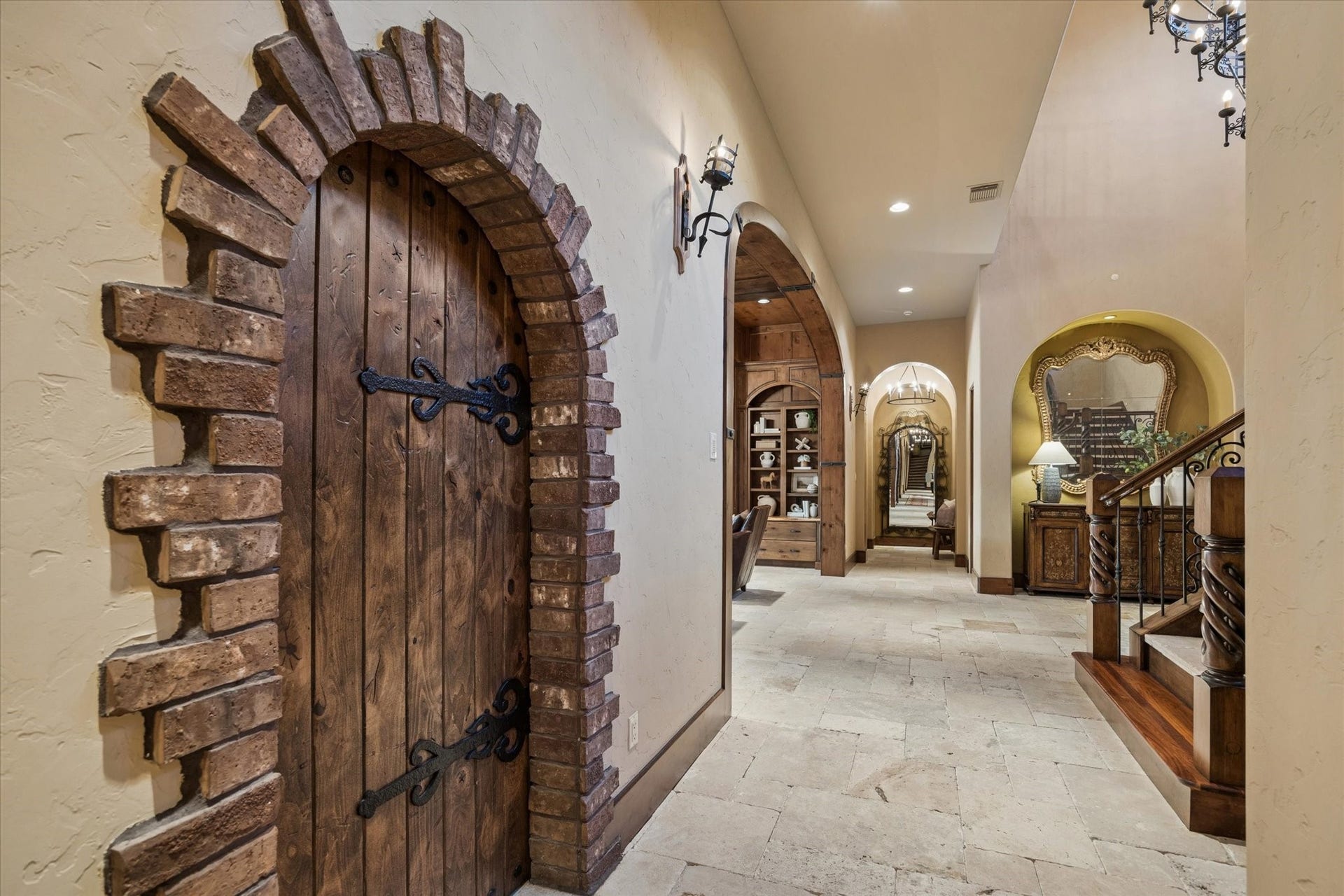 327 E Friar Tuck Lane, Houston, TX 77024